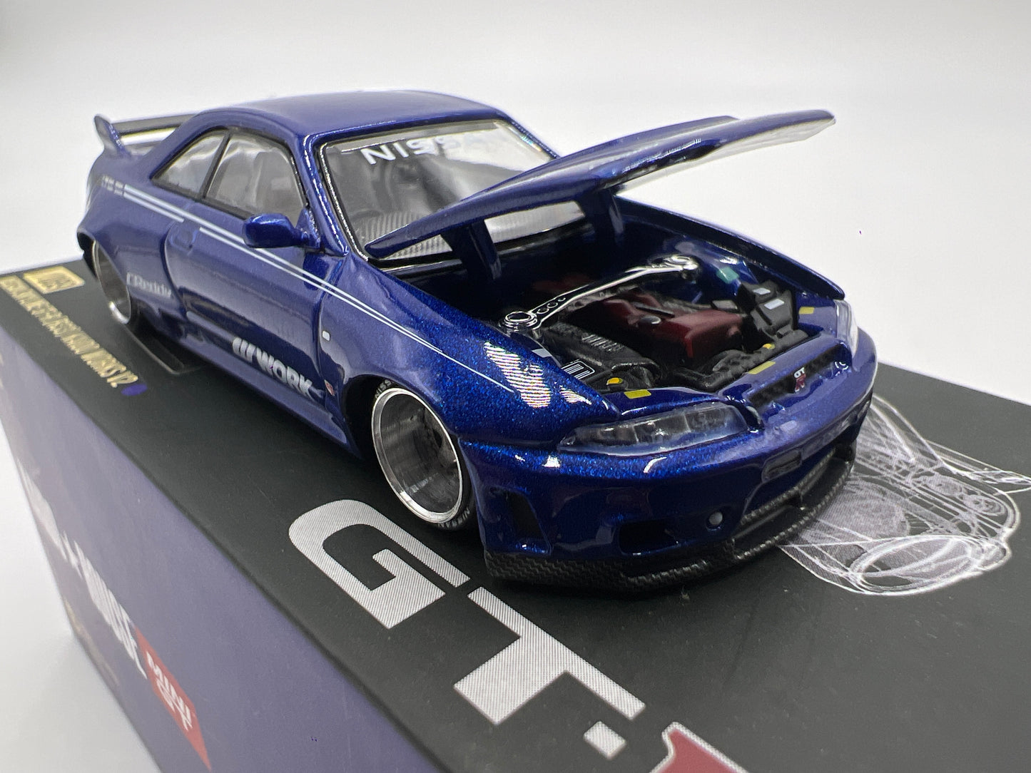 Mini GT Kaido House #089 Nissan Skyline GT-R R33 Kaido Works V2