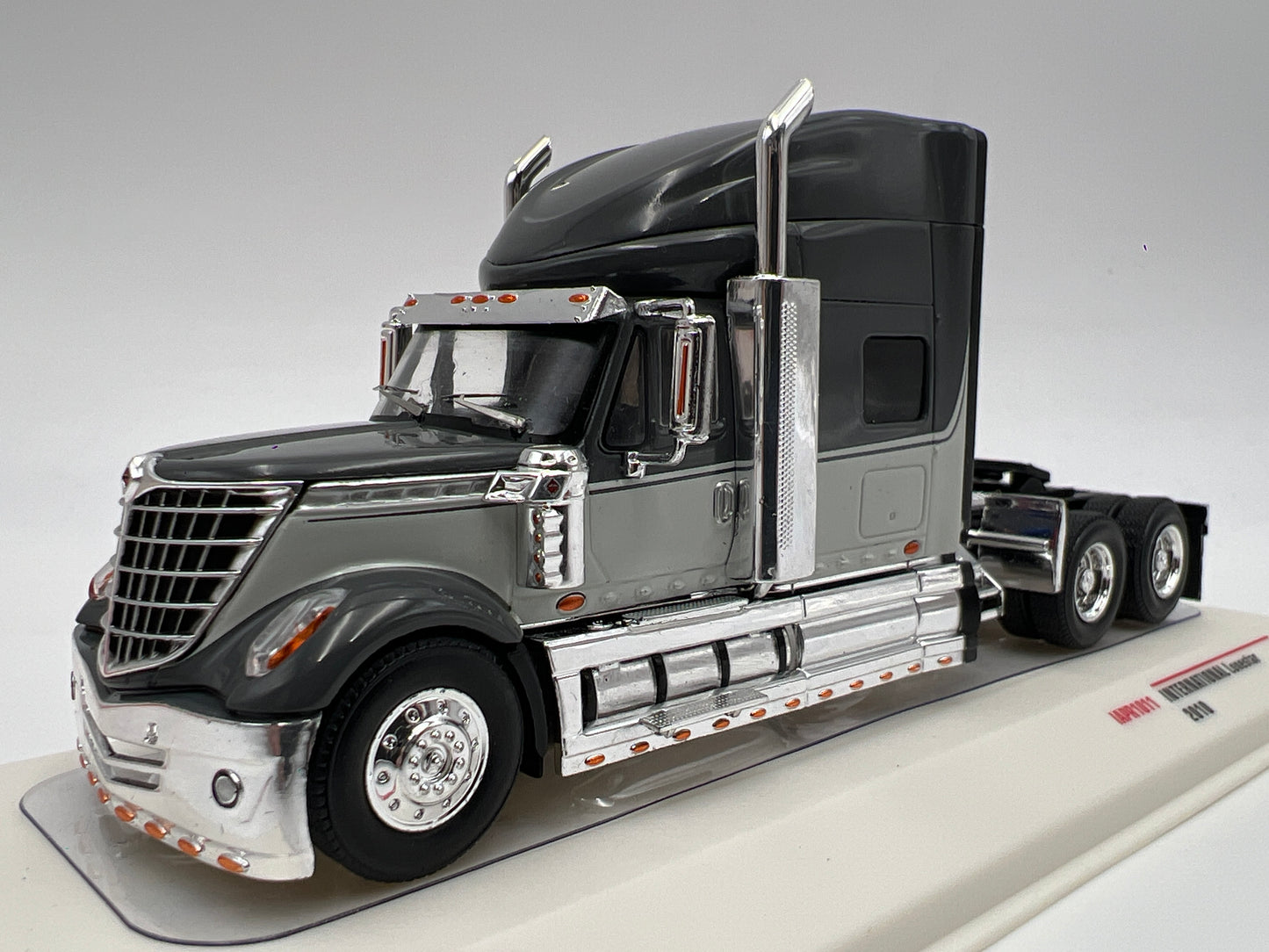 IXO Models 1/64 Mijo International Lonestar Grey 2 Tone Limited E.BK