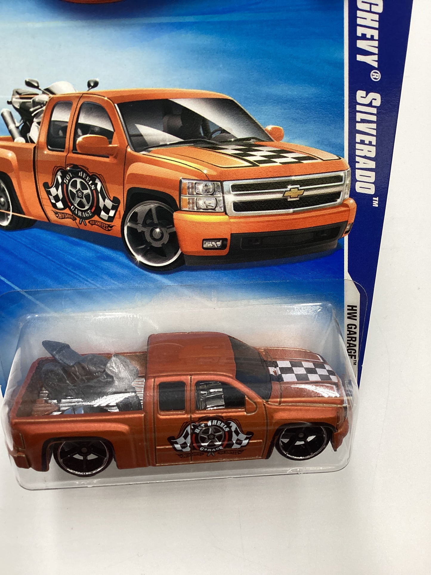 Hot Wheels 2010 #070 Chevy Silverado Orange (SR)