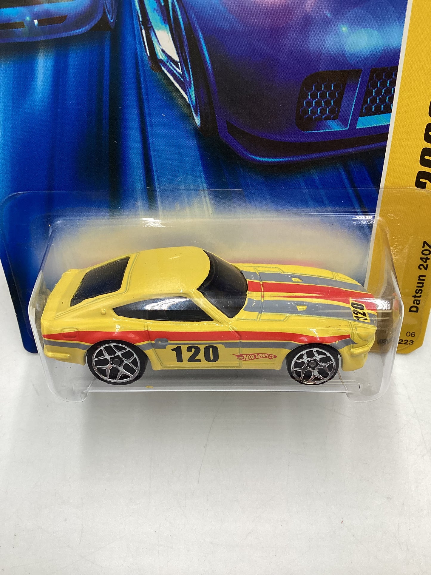 2006 Hot Wheels #036 Yellow Datsun 240Z 80D