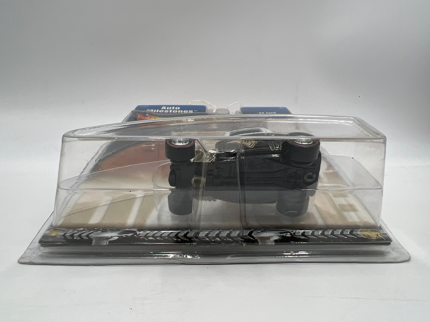 2002 Hot Wheels Auto Milestones 32 Ford Black/White SR