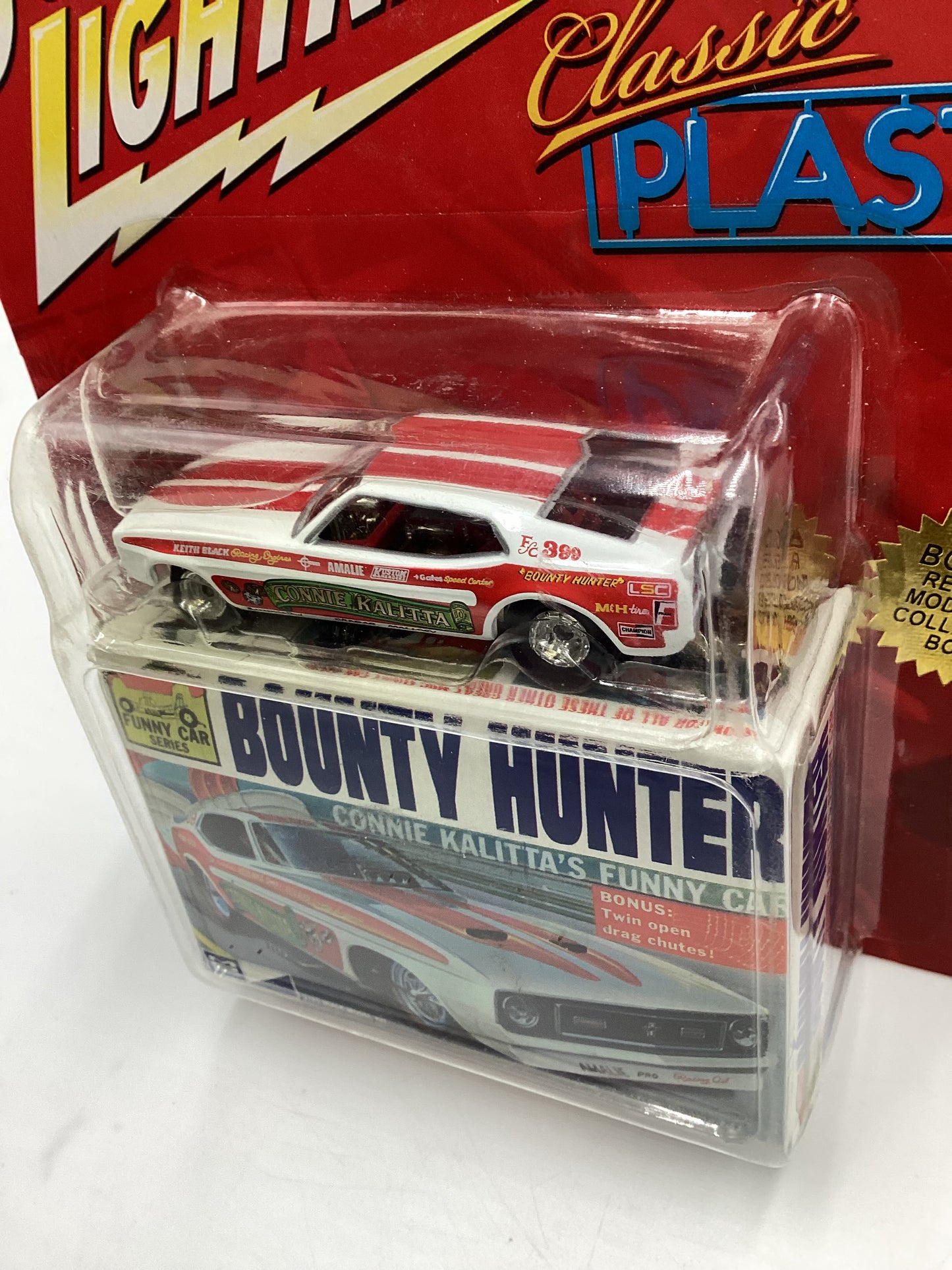 Johnny lightning Classic Plastic #9 Bounty Hunter Kalittas 73 Mustang Funny Car White 231D