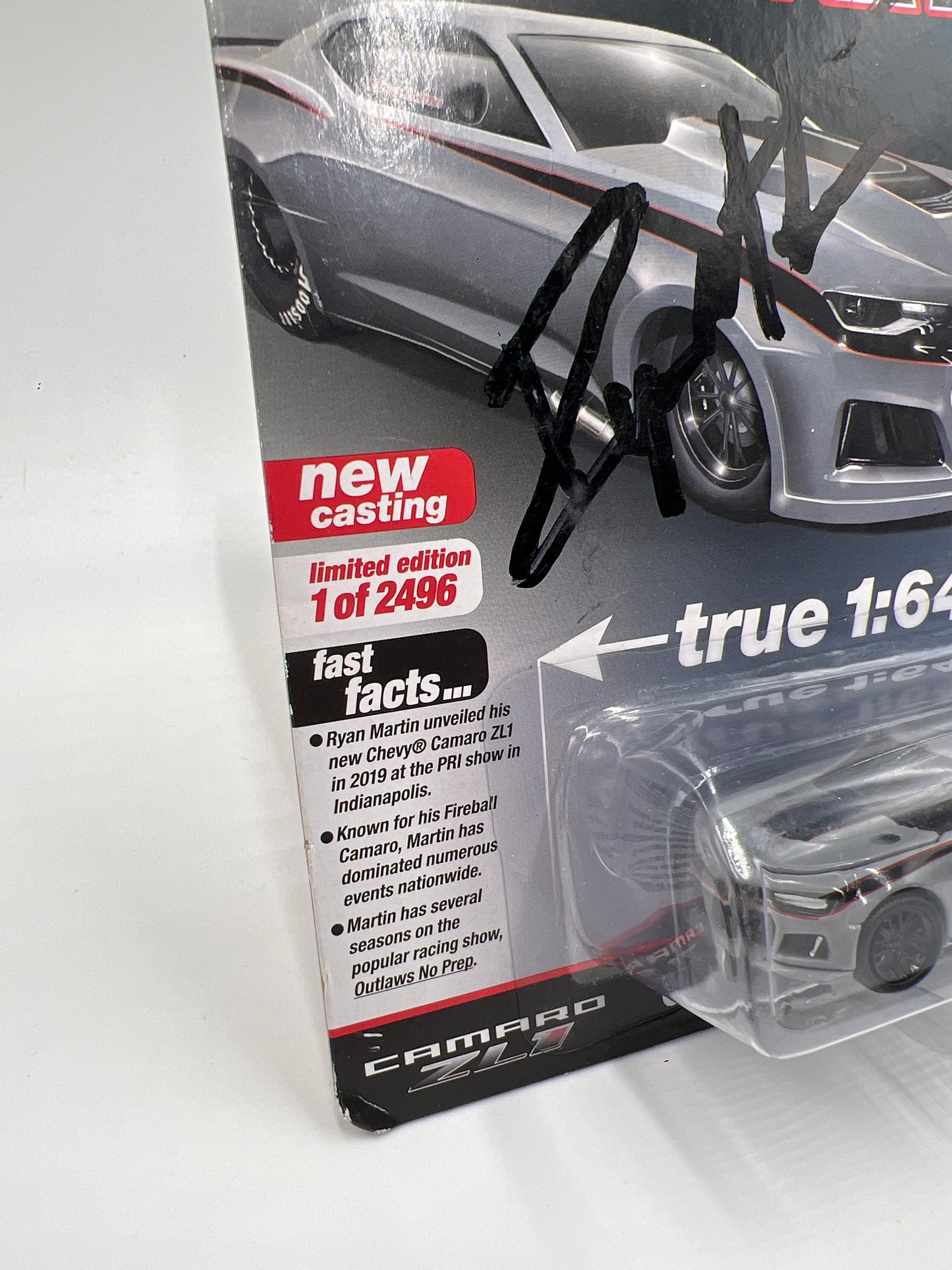 Auto World Special Edition SIGNED Ryan Martin 2018 Chevy Camaro ZL1 Gray W/Protector