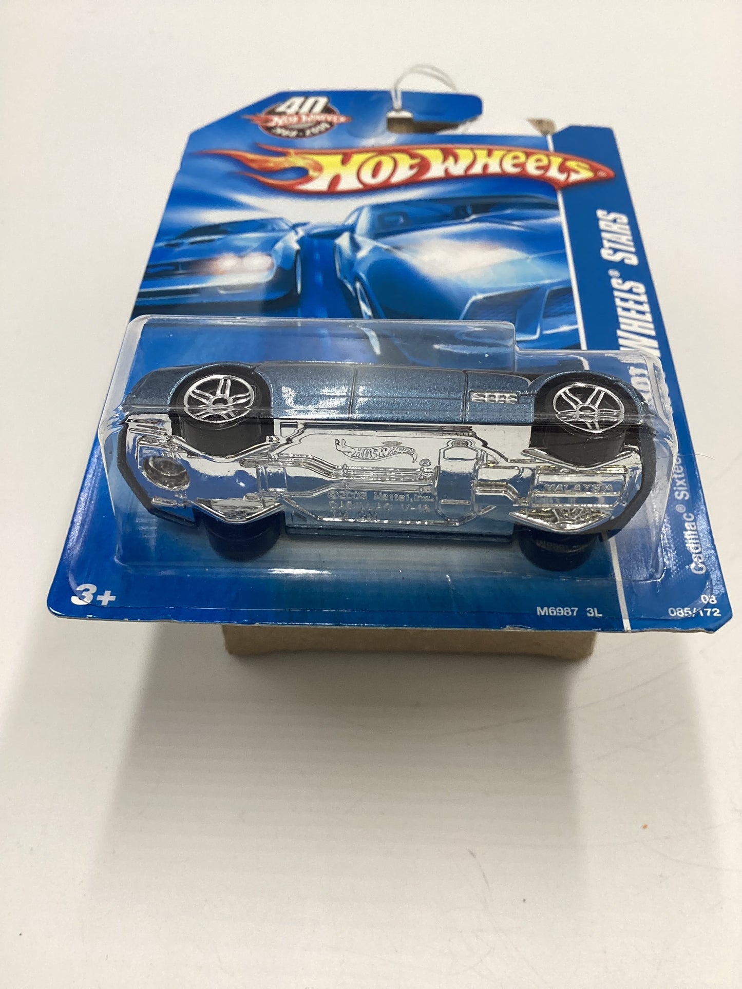 2008 Hot Wheels Stars #85 Cadillac Sixteen Blue International Card