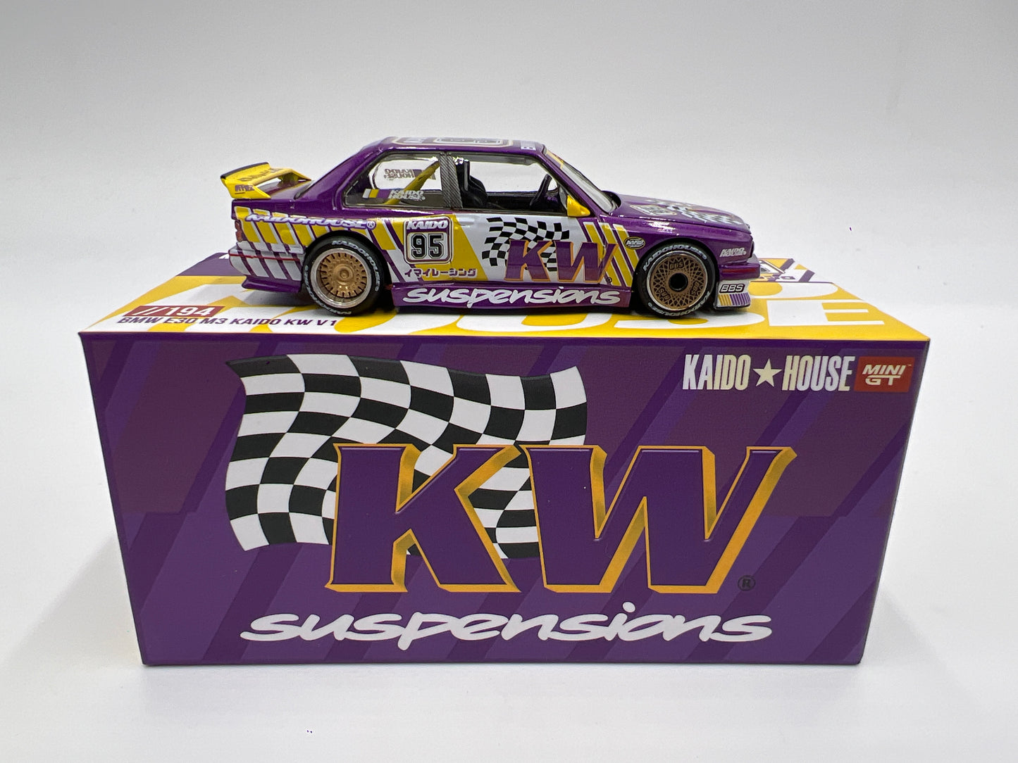 Mini GT Kaido House #194 BMW E30 M3 Kaido KW V1 Purple