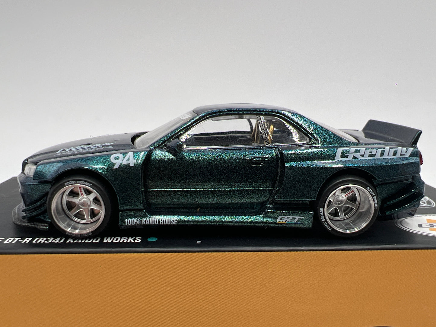 Mini GT Kaido House #074 Nissan Skyline GT-R R34 Kaido Works GReddy
