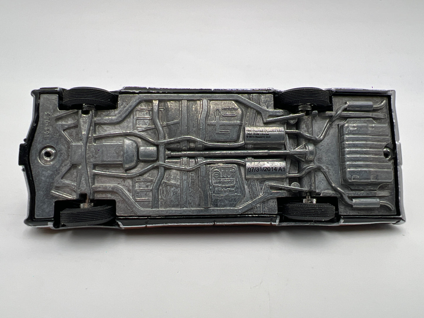 Auto World 1/64 Muscle Wagons 1969 Chevy Kingswood Estate Black Loose