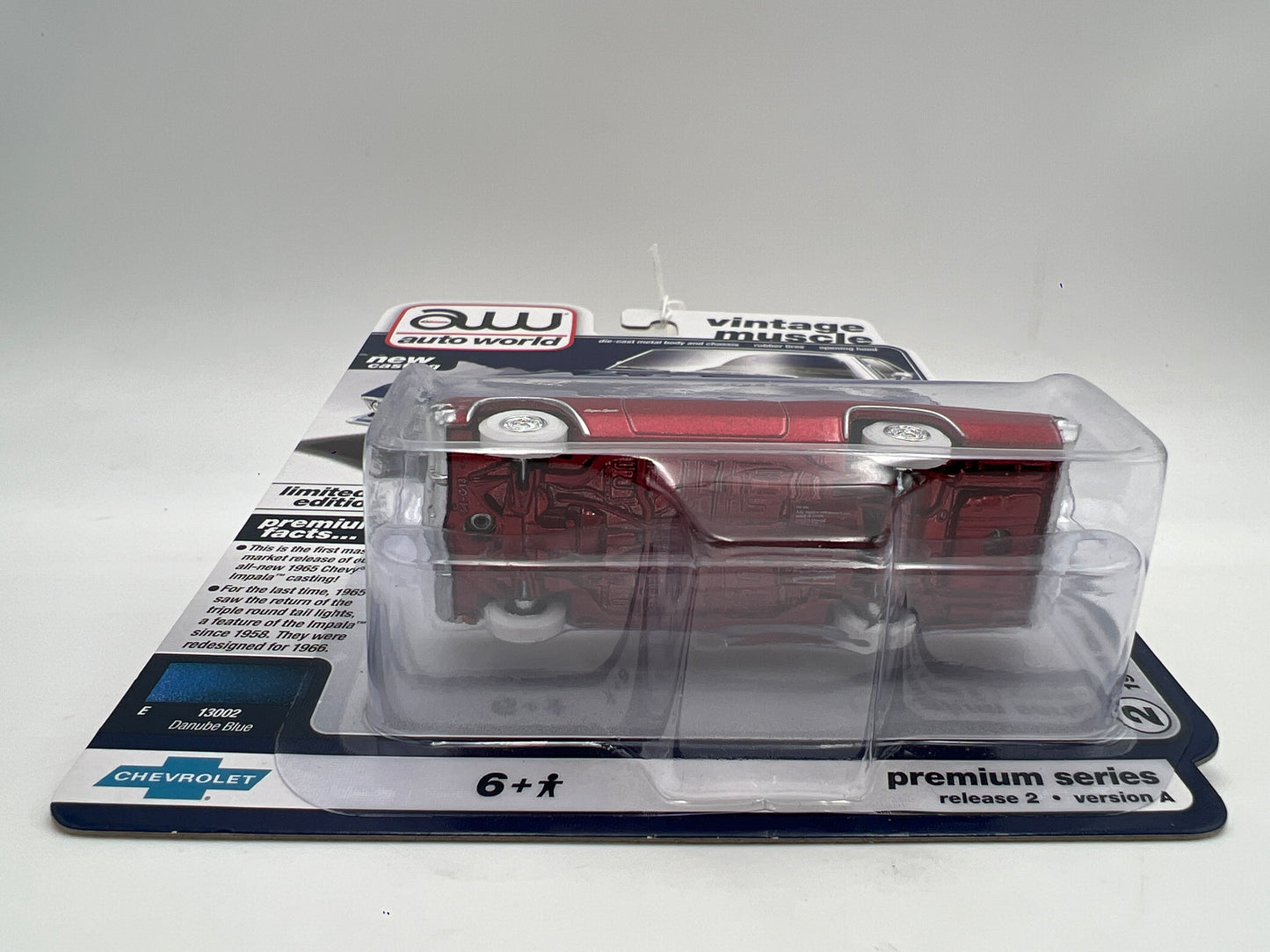 Auto World Ultra Red Chase Vintage Muscle Release 2 Version A 1965 Chevy Impala SS 396
