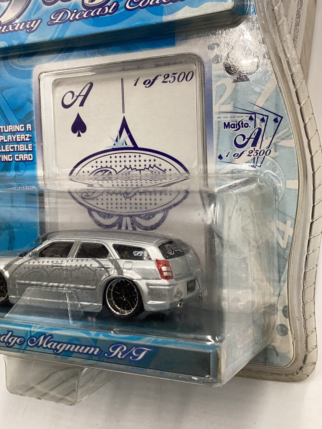 Maisto Playerz Luxury DIECAST Collection 2006 Dodge Magnum R/T