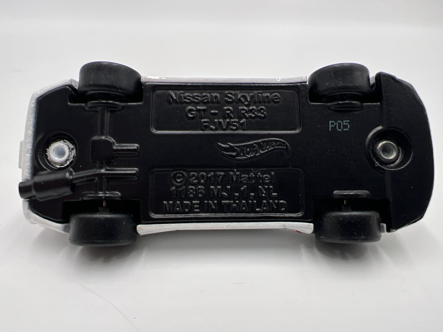 Hot Wheels 1/64 Premium Diorama Set Nissan Skyline GT-R R33 White Loose