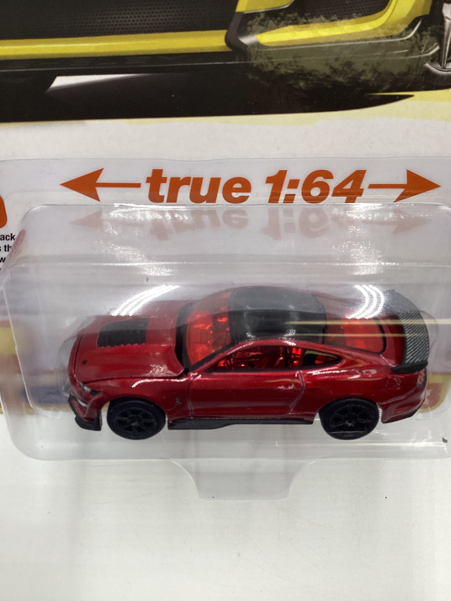 Auto World Modern Muscle Release 5 Version A 2021 Shelby GT-500 Carbon Fiber Track Pack Ultra Red Chase