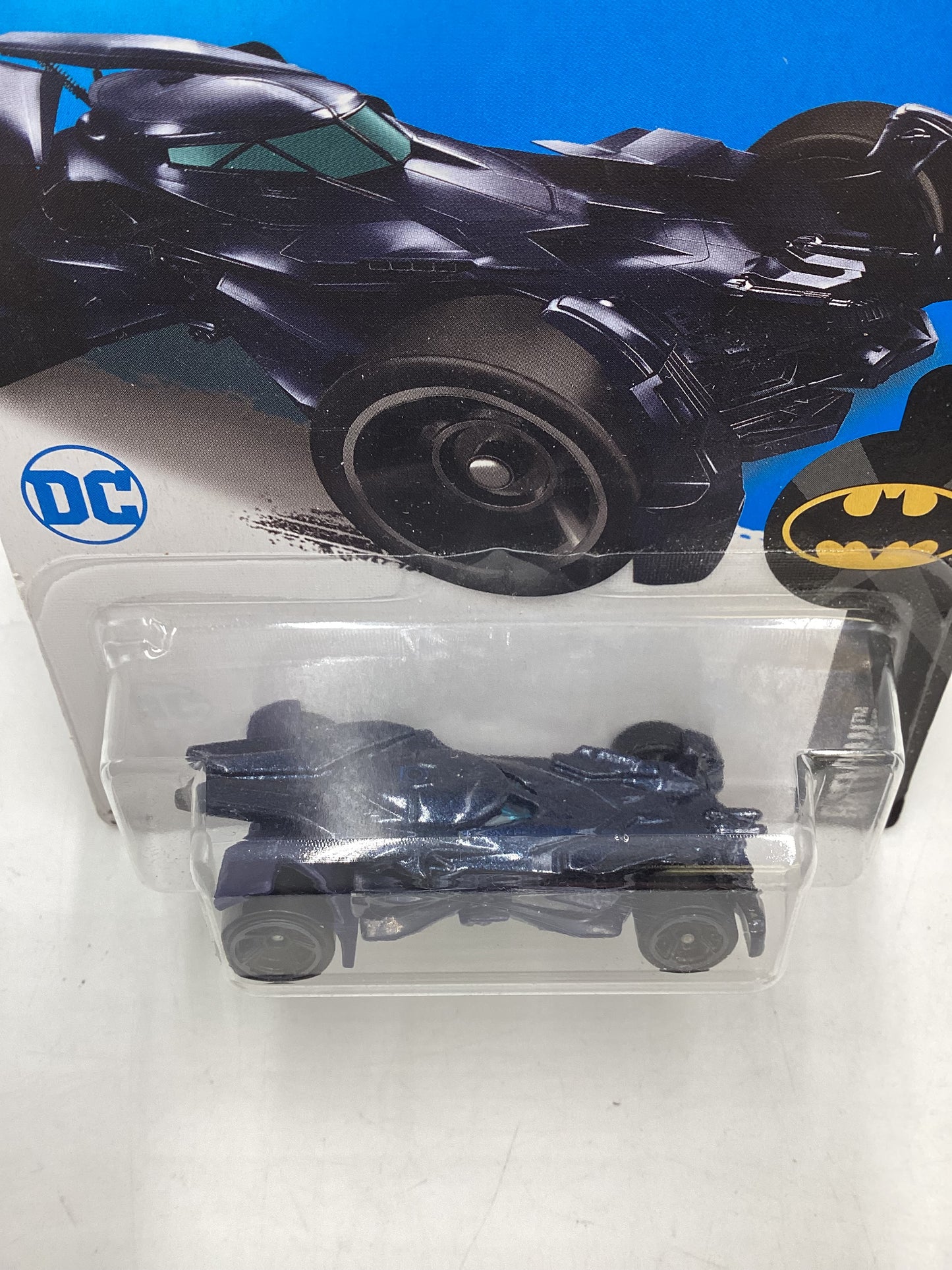 2015 Hot wheels #329 Batmobile 113H