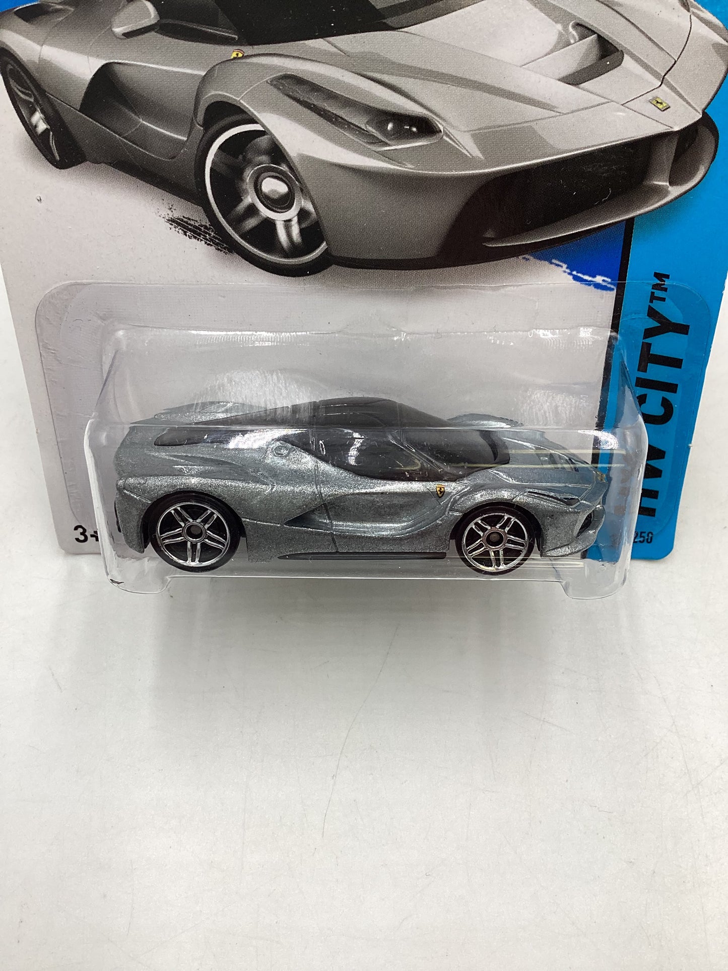 2014 Hot wheels #038 Laferrari Silver w/Protector