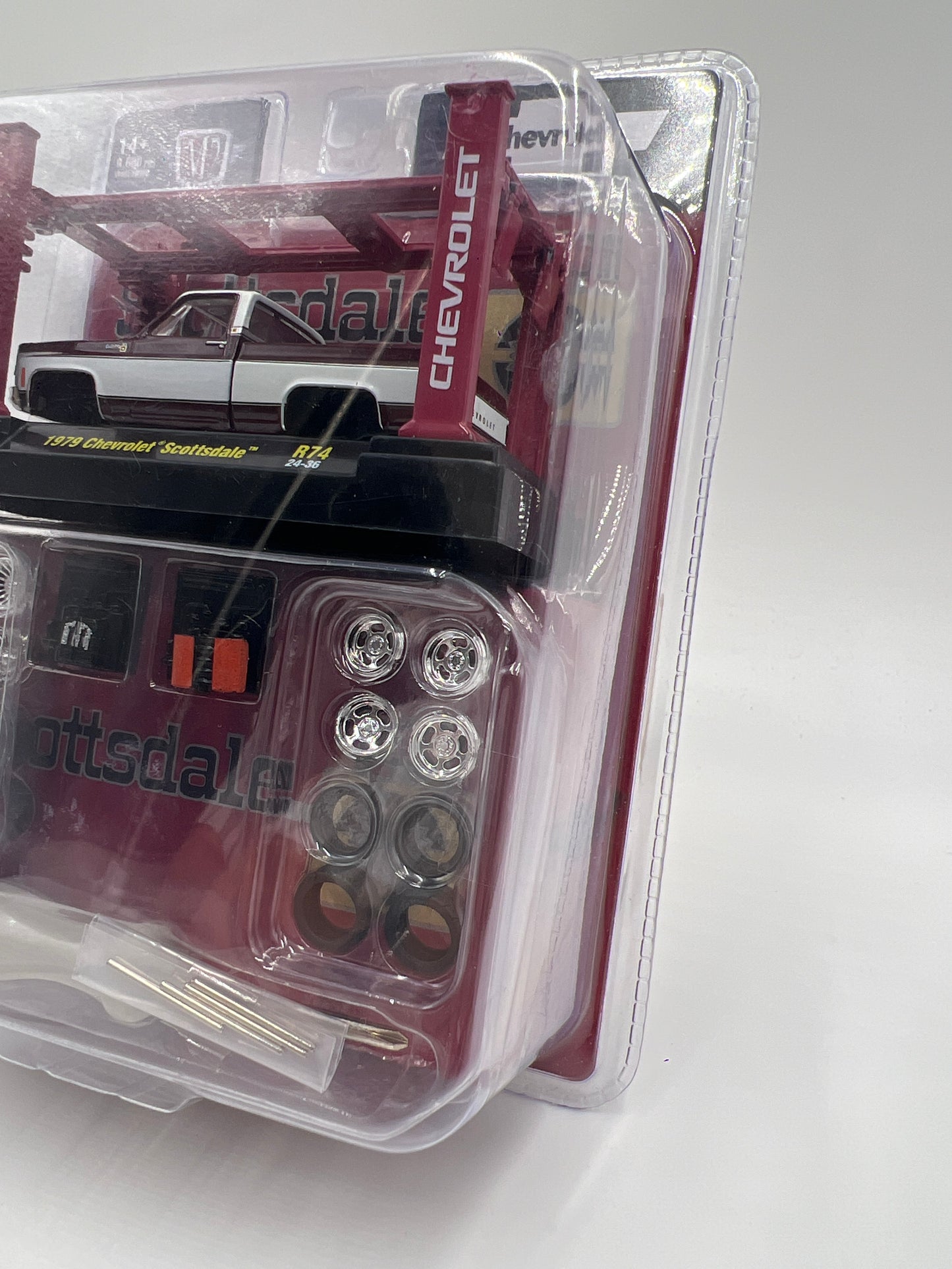 M2 Machines Model Kits 1979 Chevrolet Scottsdale R74