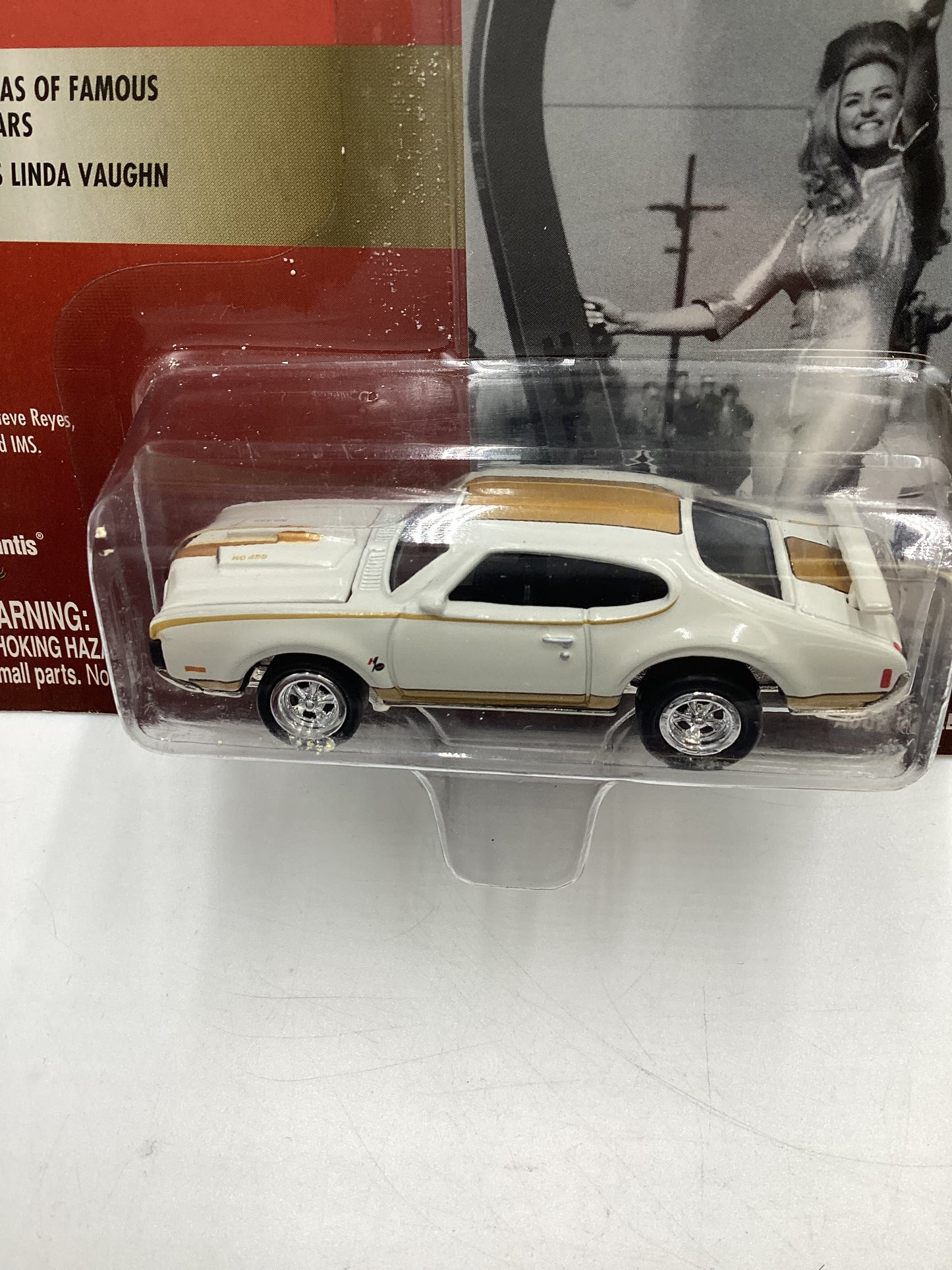 Johnny Lightning Hurst Muscle Linda Vaughn #8 1969 Olds 442 White 185D