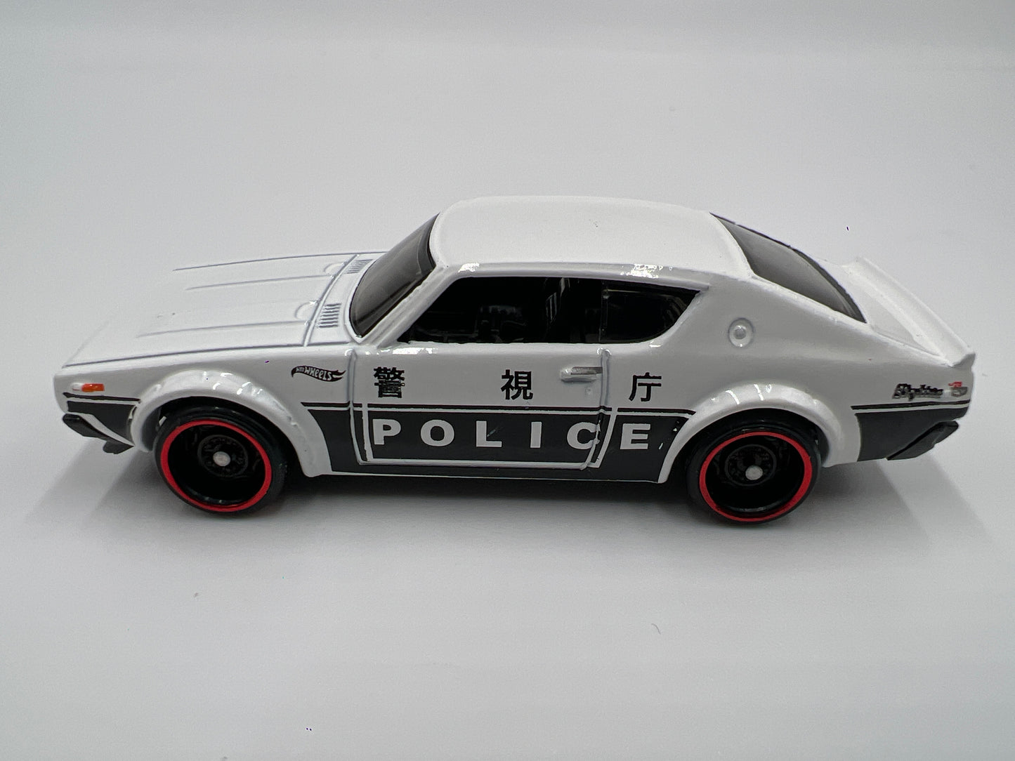 Hot Wheels 1/64 Nissan Skyline 2000 GT-R White Loose