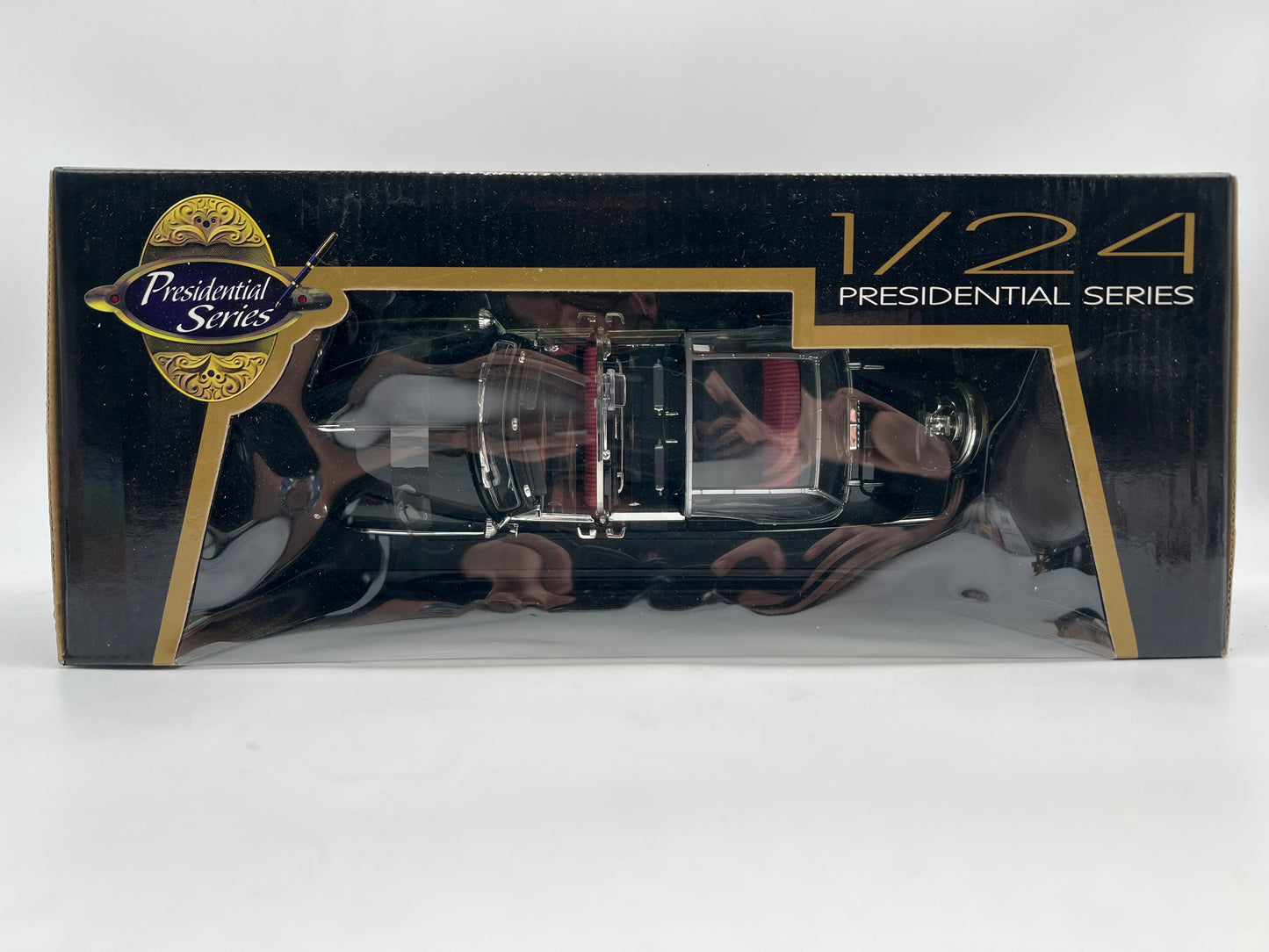 Road Signature 1/24 Scale Presidential Series 1950 Lincoln Cosmopolitan Bubble Top Black
