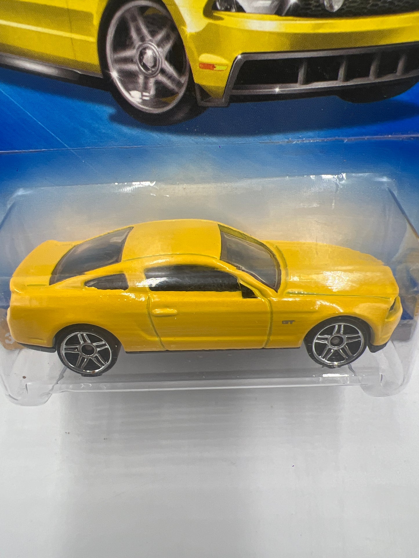 2009 Hot Wheels New Models #041 2010 Ford Mustang GT Yellow 35D