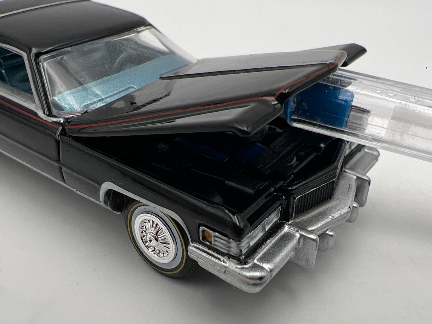 Auto World 1/64 Land Yachts 1976 Cadillac Coupe DeVille Black Loose