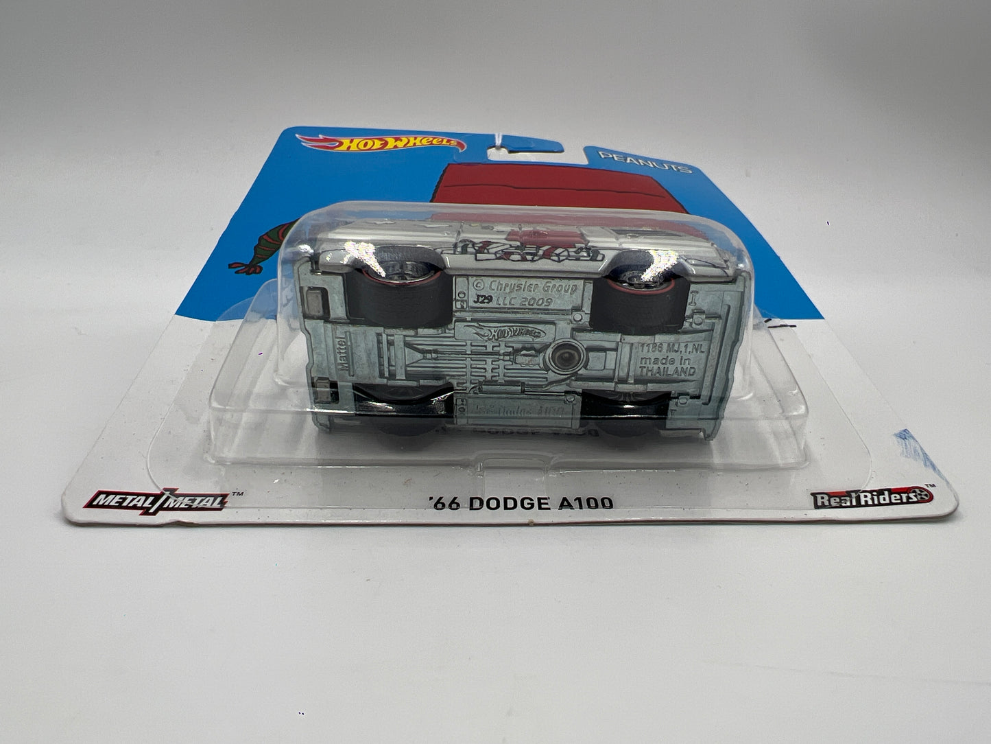 Hot Wheels Pop Culture Premium Peanuts 66 Dodge A100 Silver 272F