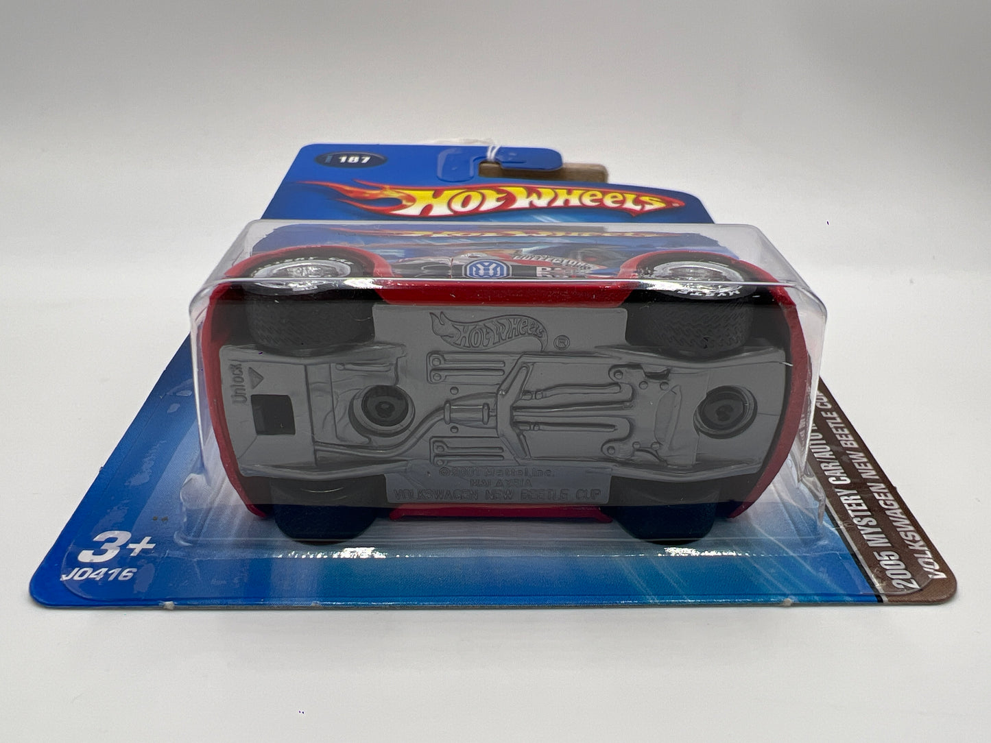 2005 Hot Wheels Mystery Car #187 Volkswagen New Beetle Cup Red W/Real Riders