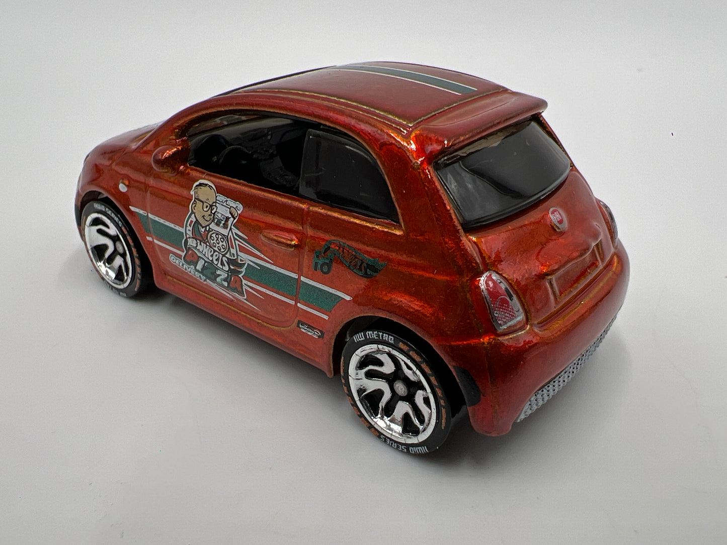 Hot Wheels iD Metro Series 1 #1 Fiat 500e Orange