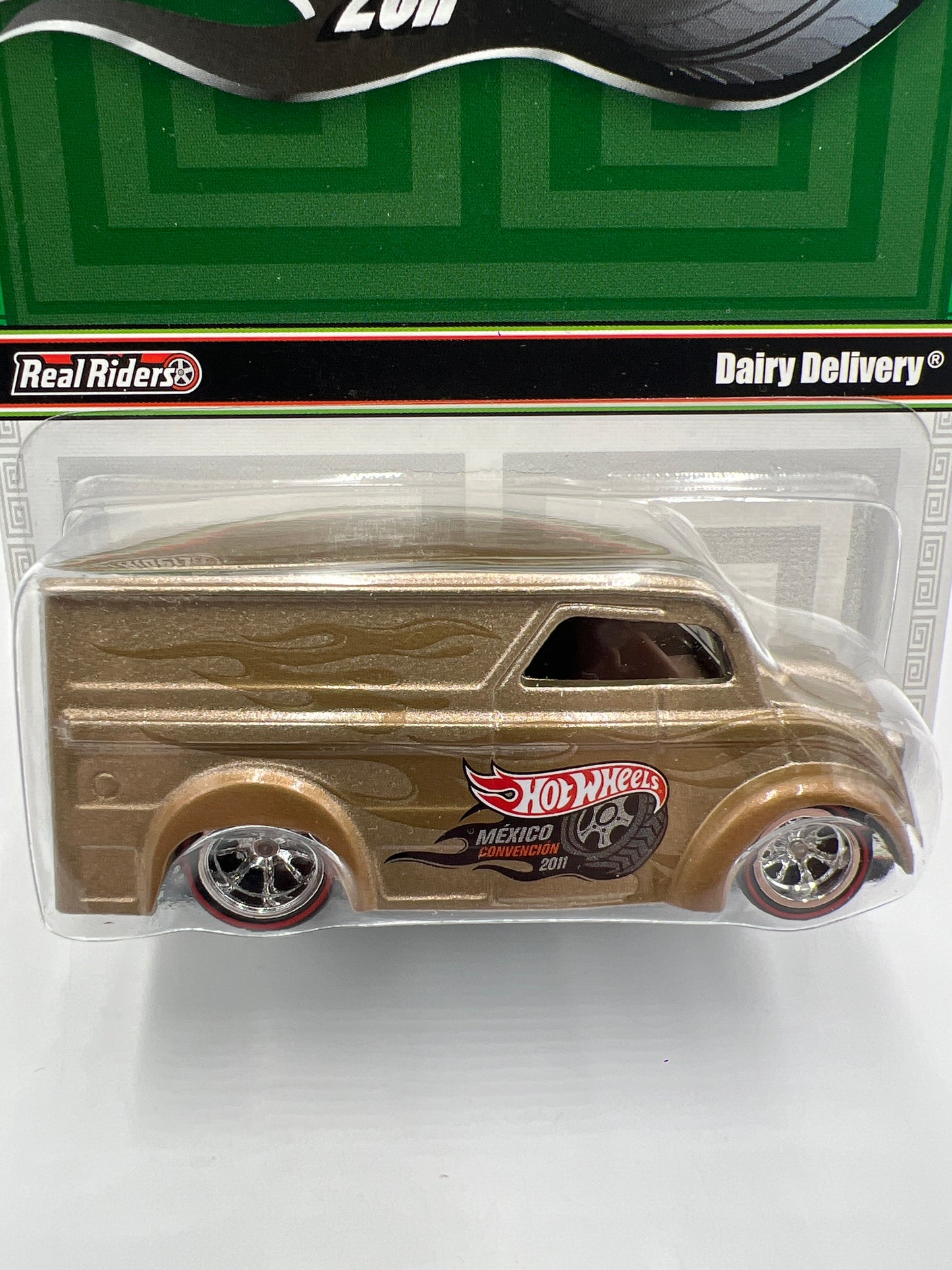 2011 Hot Wheels Mexico Convention 2423/4000 Dairy Delivery Silver W/Protector