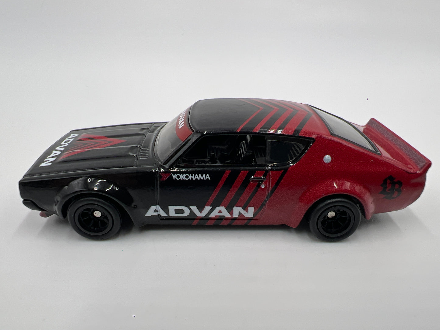 Hot Wheels 1/64 Premium Diorama Set Nissan Skyline 2000GT-R LBWK Advan Loose