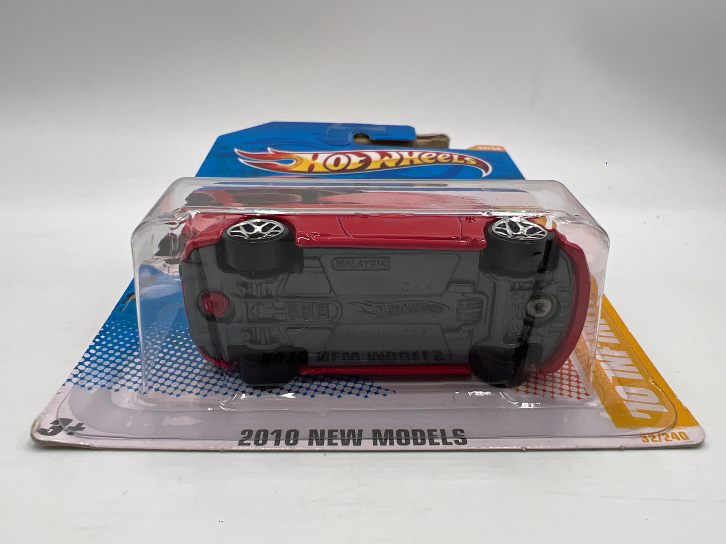2010 Hot Wheels New Models #32 10 Infiniti G37 Red W/Protector