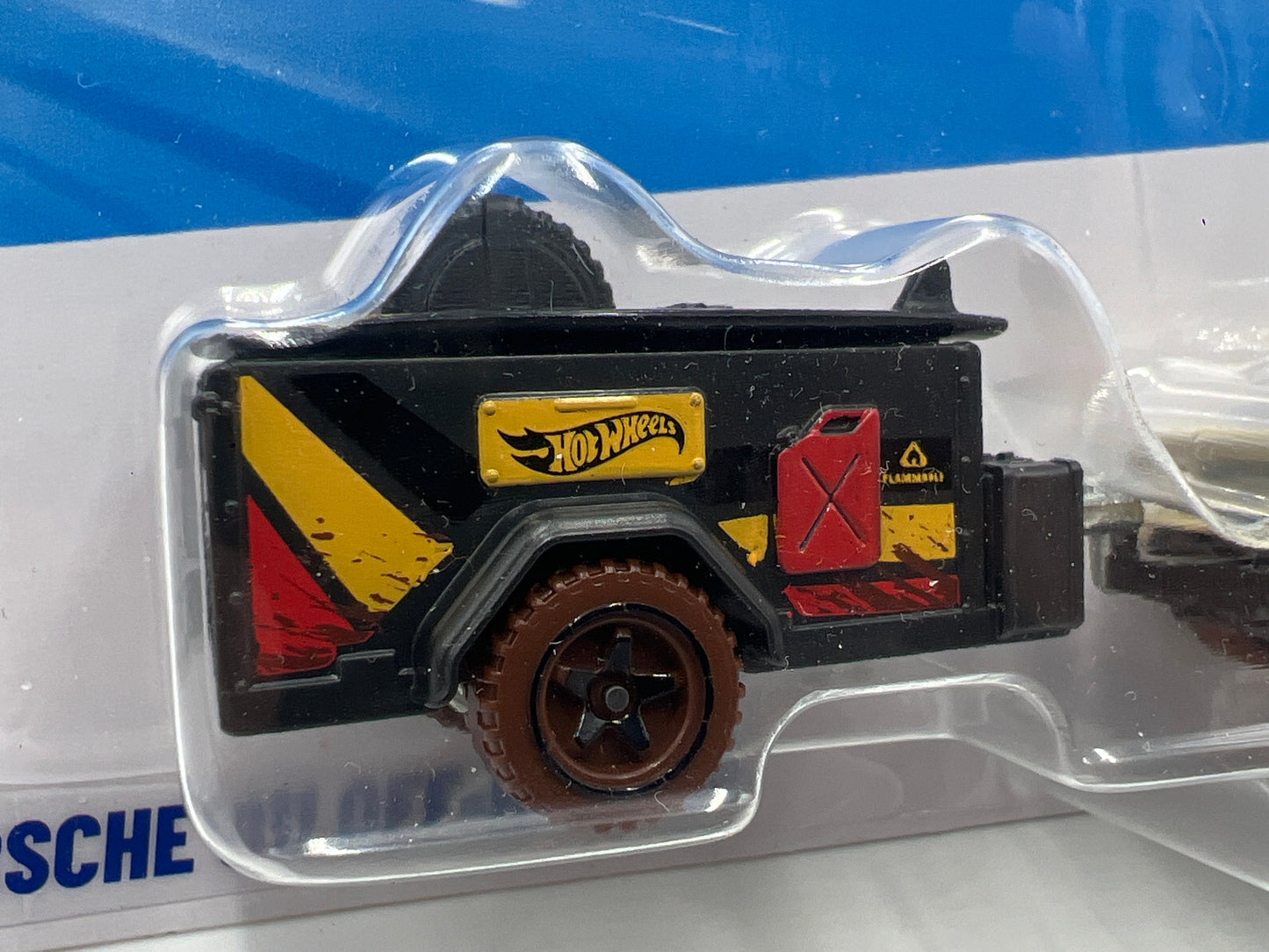 2025 Hot Wheels Track Fleet Porsche 911 Off-Roader Tan W/Black Trailer