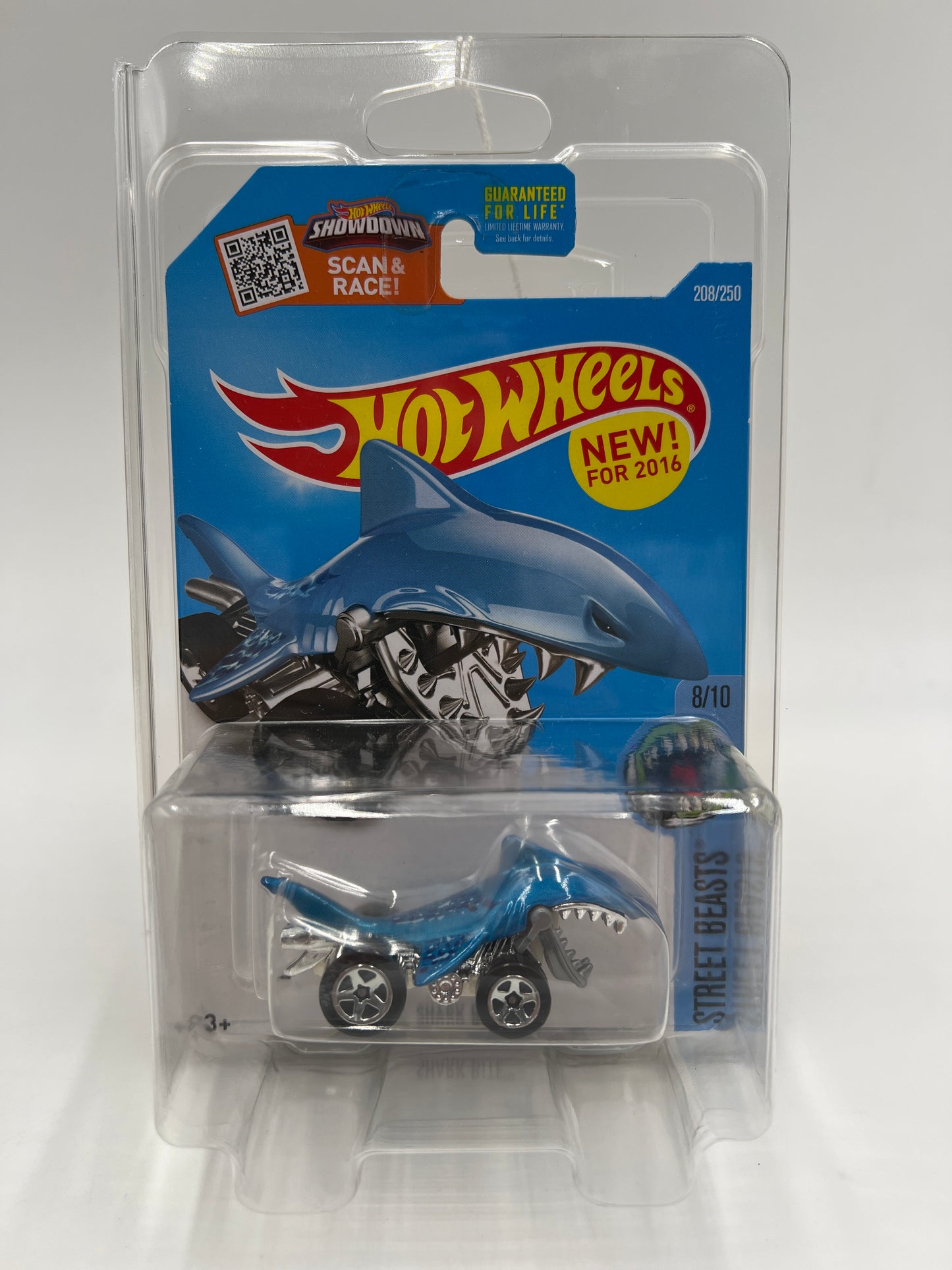 2016 Hot Wheels Street Beasts #208 Shark Bite Blue W/Protector Cracked Blister