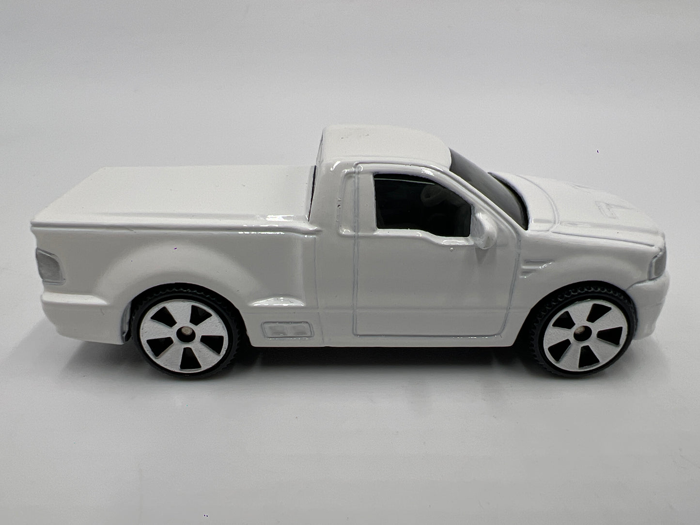 Matchbox 1/64 Superfast #2 Ford SVT Lightning Concept White Loose