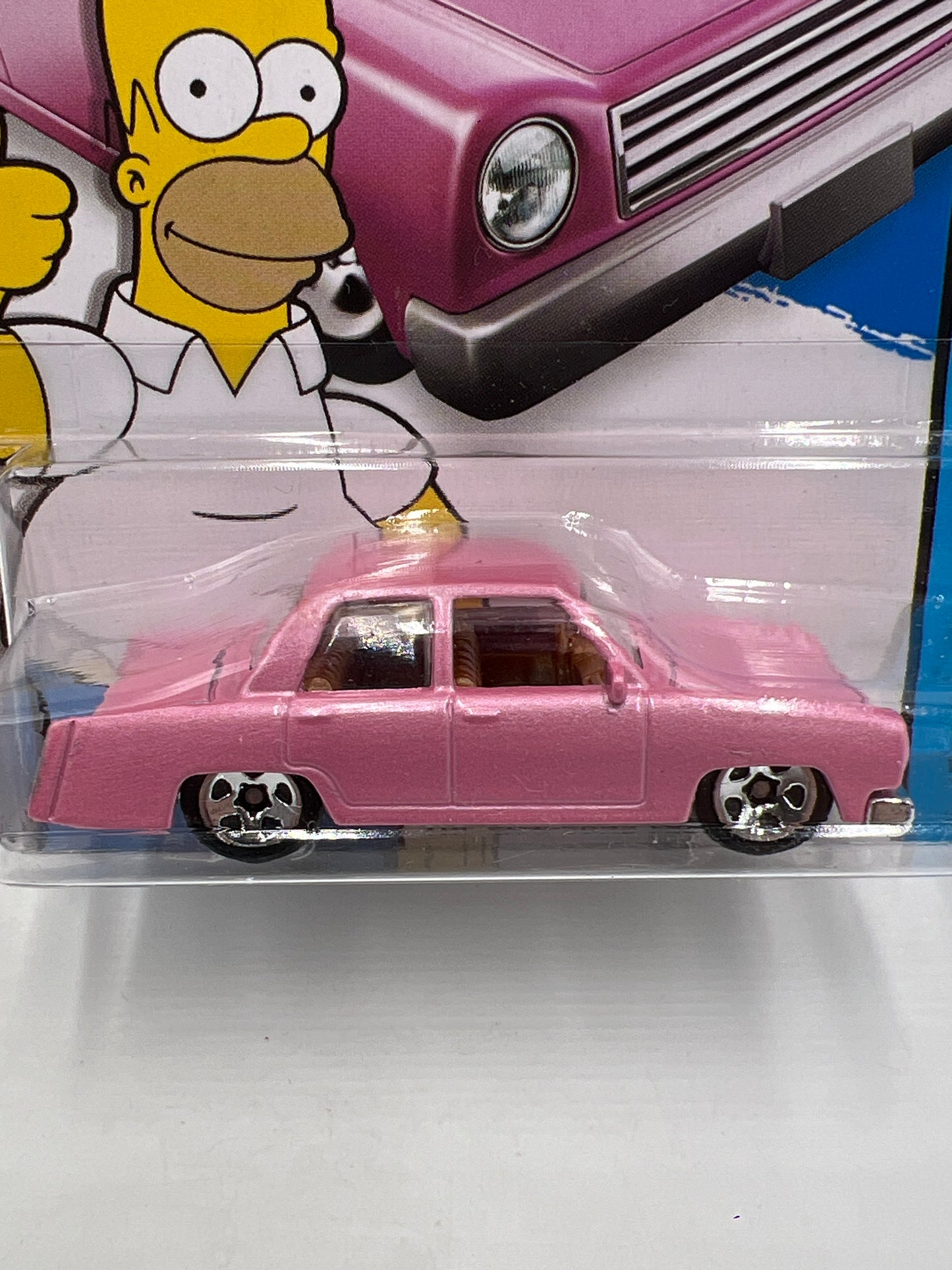 2015 Hot Wheels City #56 The Simpsons Family Car Pink 123A