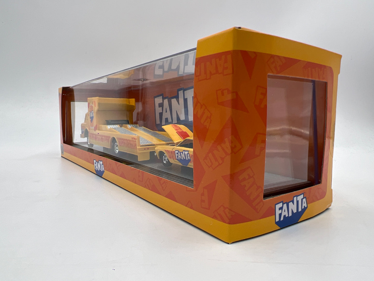 2025 M2 Machines Auto Haulers Fanta 1970 Ford C-950 & 1970 Ford Mustang Custom TW37