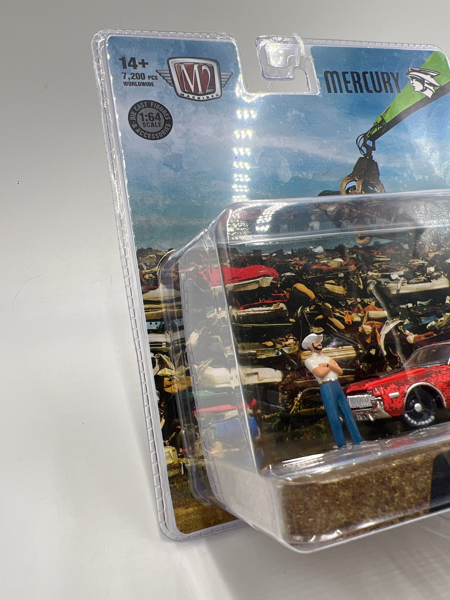 M2 Machines Diorama 1968 1/2 Mercury Cougar R-Code R11 195F