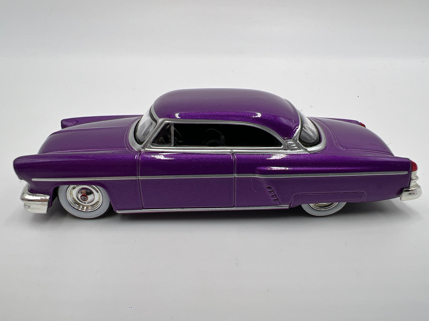 Mini GT Mijo Exclusives #757 Lincoln Capri Hot Rod 1954 Purple Opened