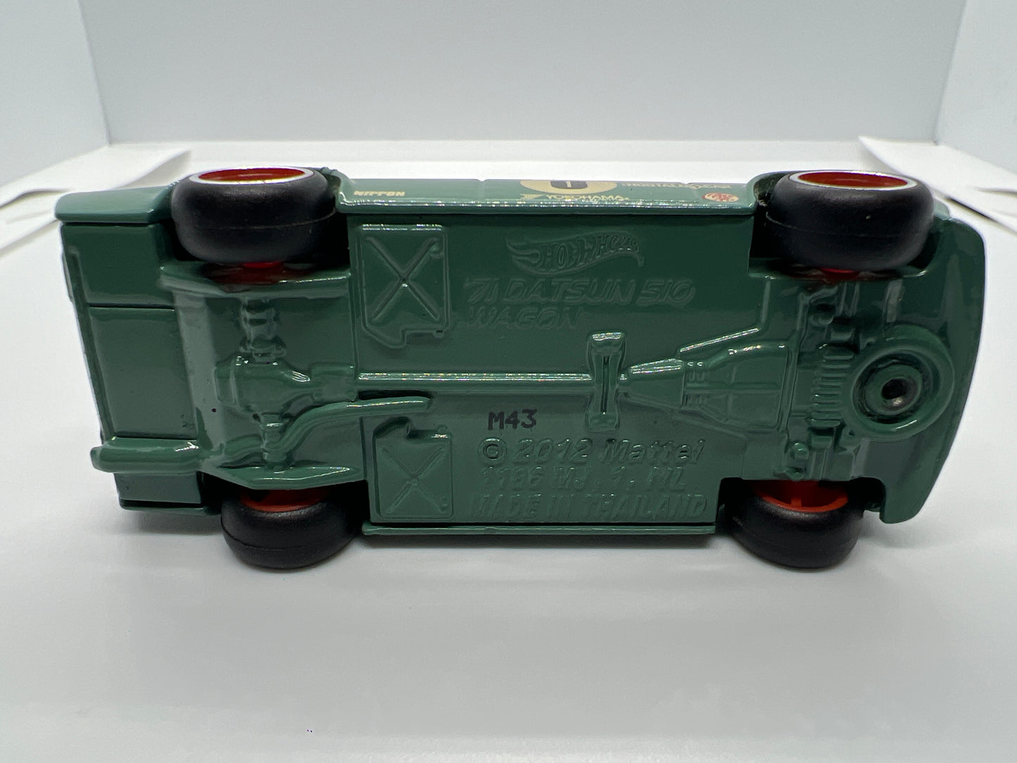 Hot Wheels 1/64 Premium Diorama Set 71 Datsun 510 Wagon Green Loose