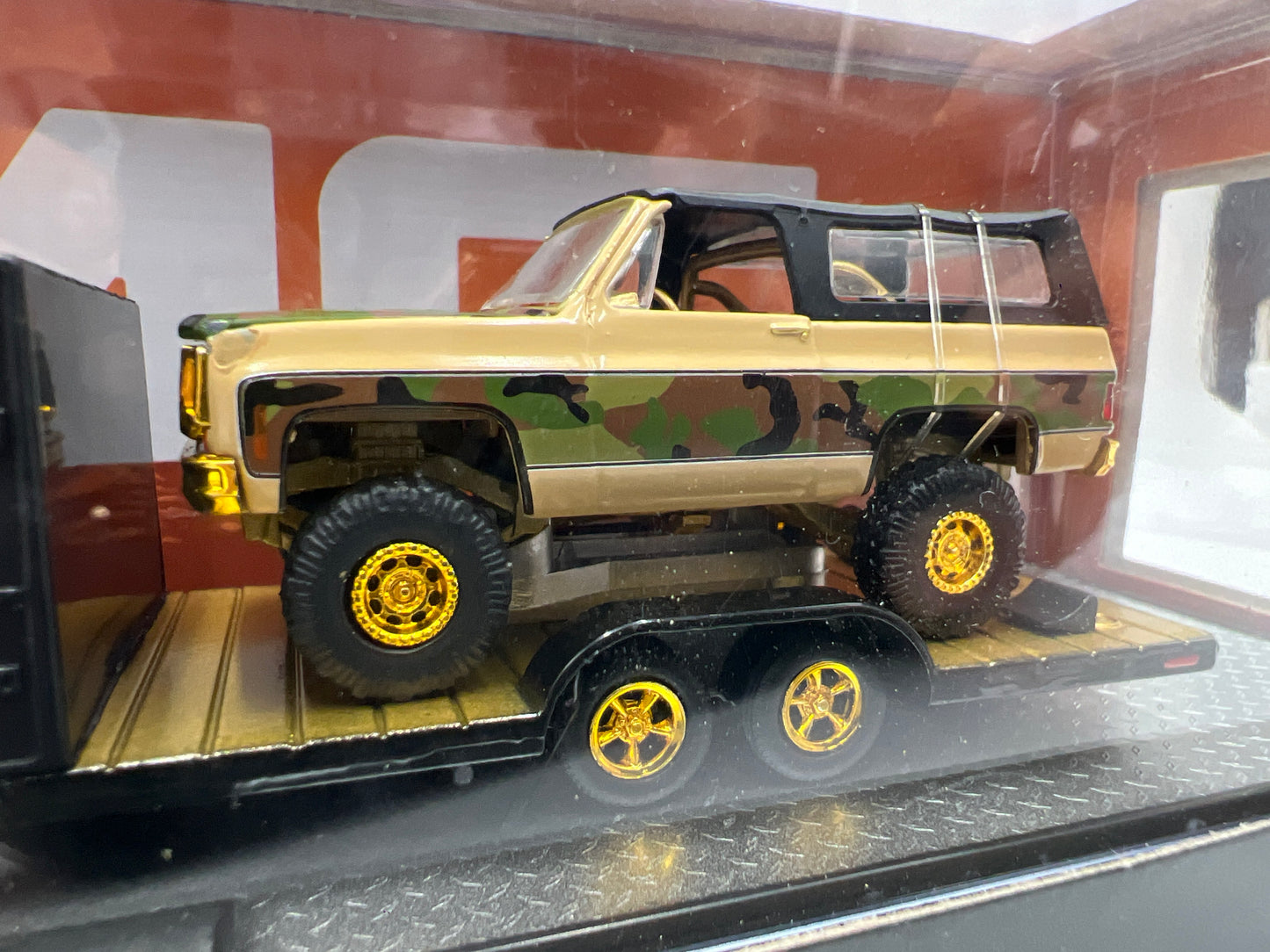 M2 Machines Auto Haulers CHASE 1998 GMC Sierra 1500 4x4 & 1973 GMC Jimmy Sierra 4x4 R75