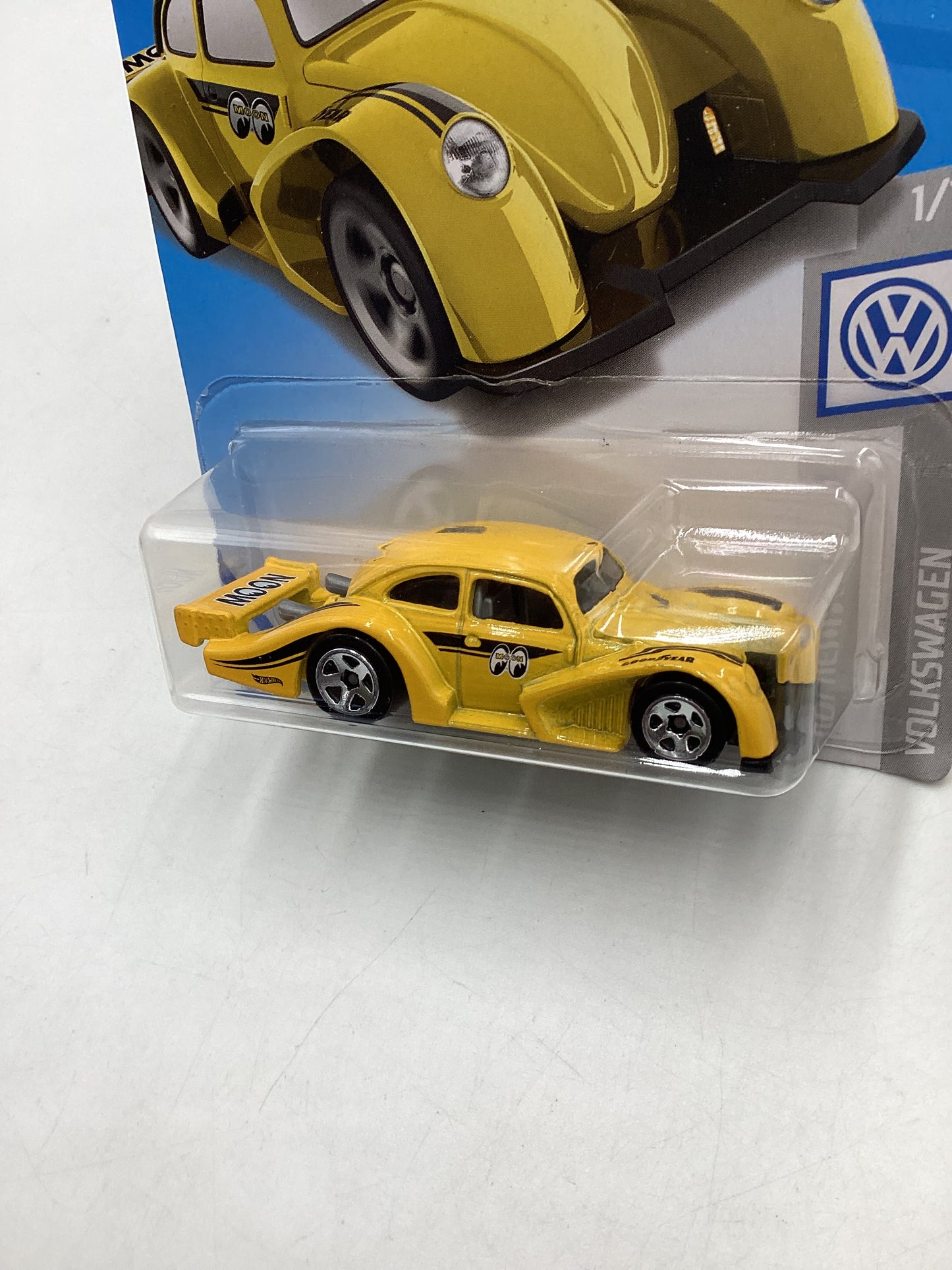 2019 Hot wheels #046 Yellow Volkswagen Kafer Racer 96B