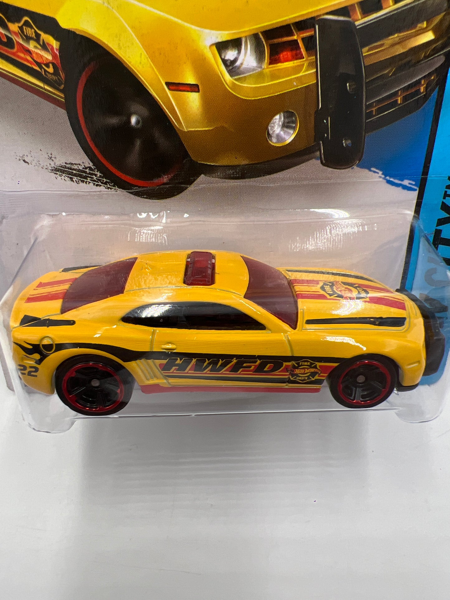 2014 Hot Wheels City #42 10 Camaro SS Yellow 6D