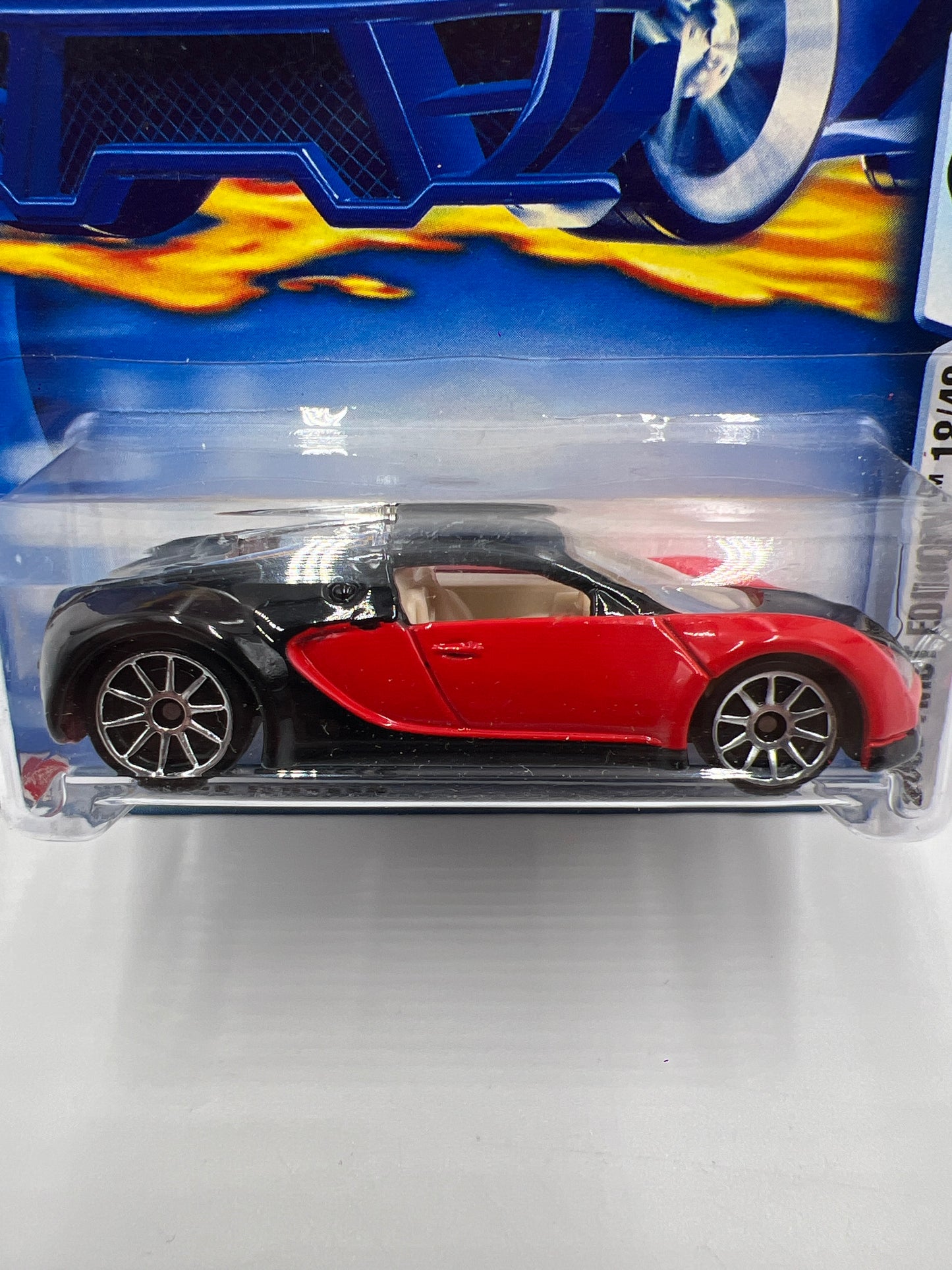 2003 Hot Wheels First Editions #30 Bugatti Veyron Red/Black W/Protector SR