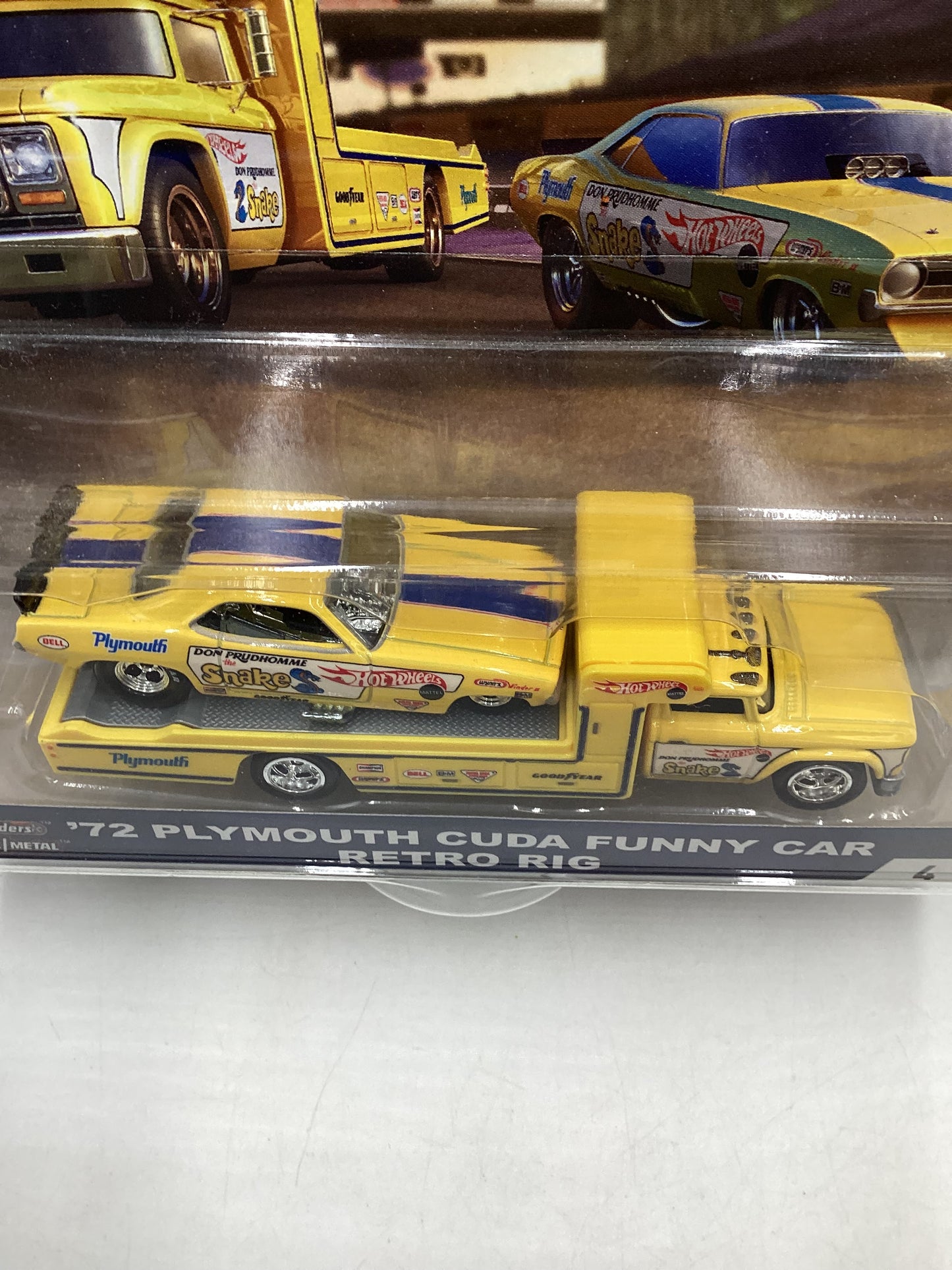 2018 HOT WHEELS Team Transport 72 Plymouth Cuda Snake Funny Car & Retro Rig #4 with protector