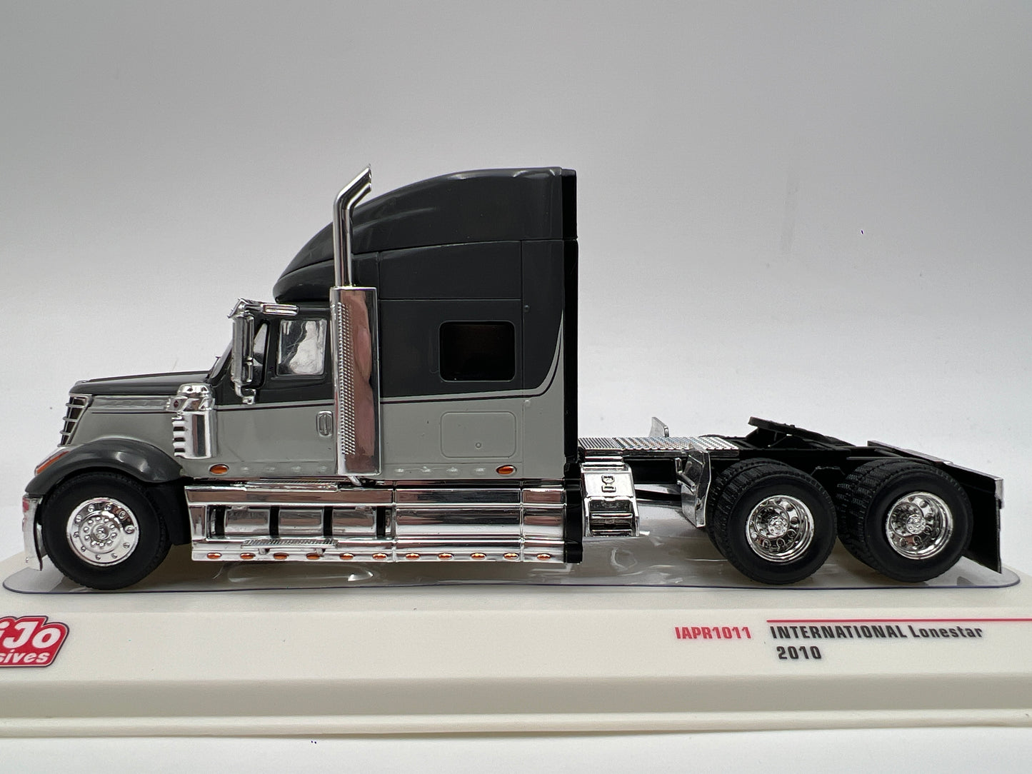 IXO Models 1/64 Mijo International Lonestar Grey 2 Tone Limited E.BK