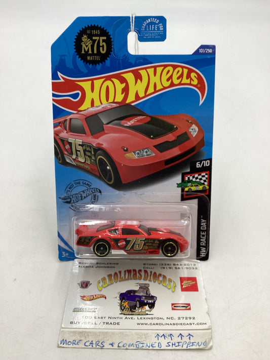 2021 Hot Wheels #101 Circle Tracker Red 114C