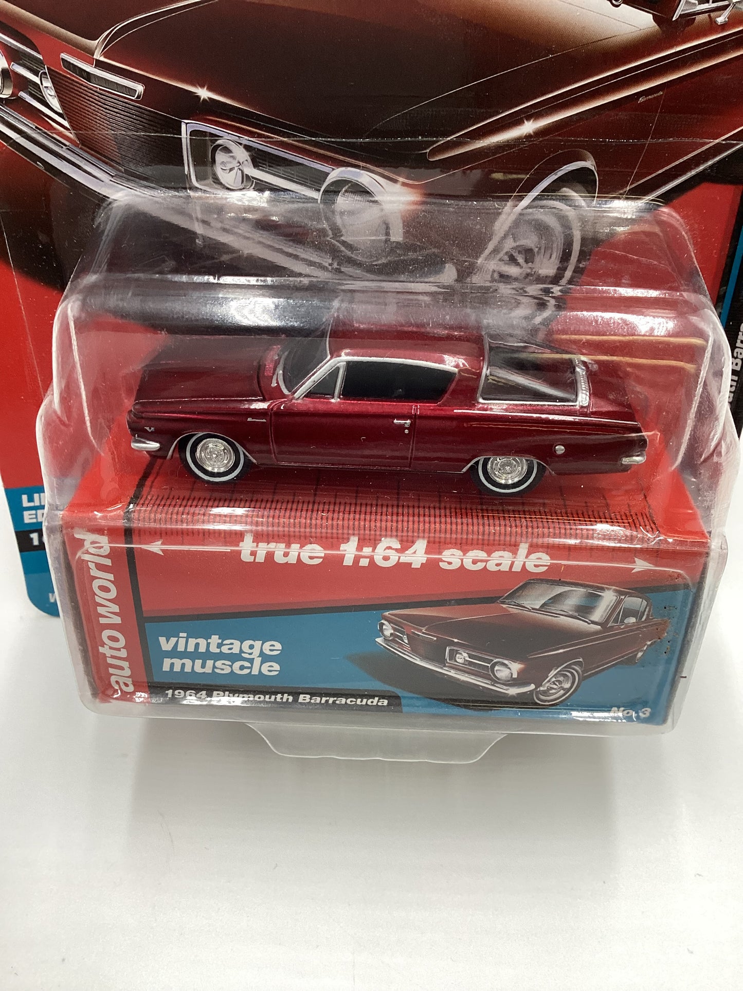 Auto world Vintage Muscle 1964 Plymouth Barracuda Ultra Red Chase