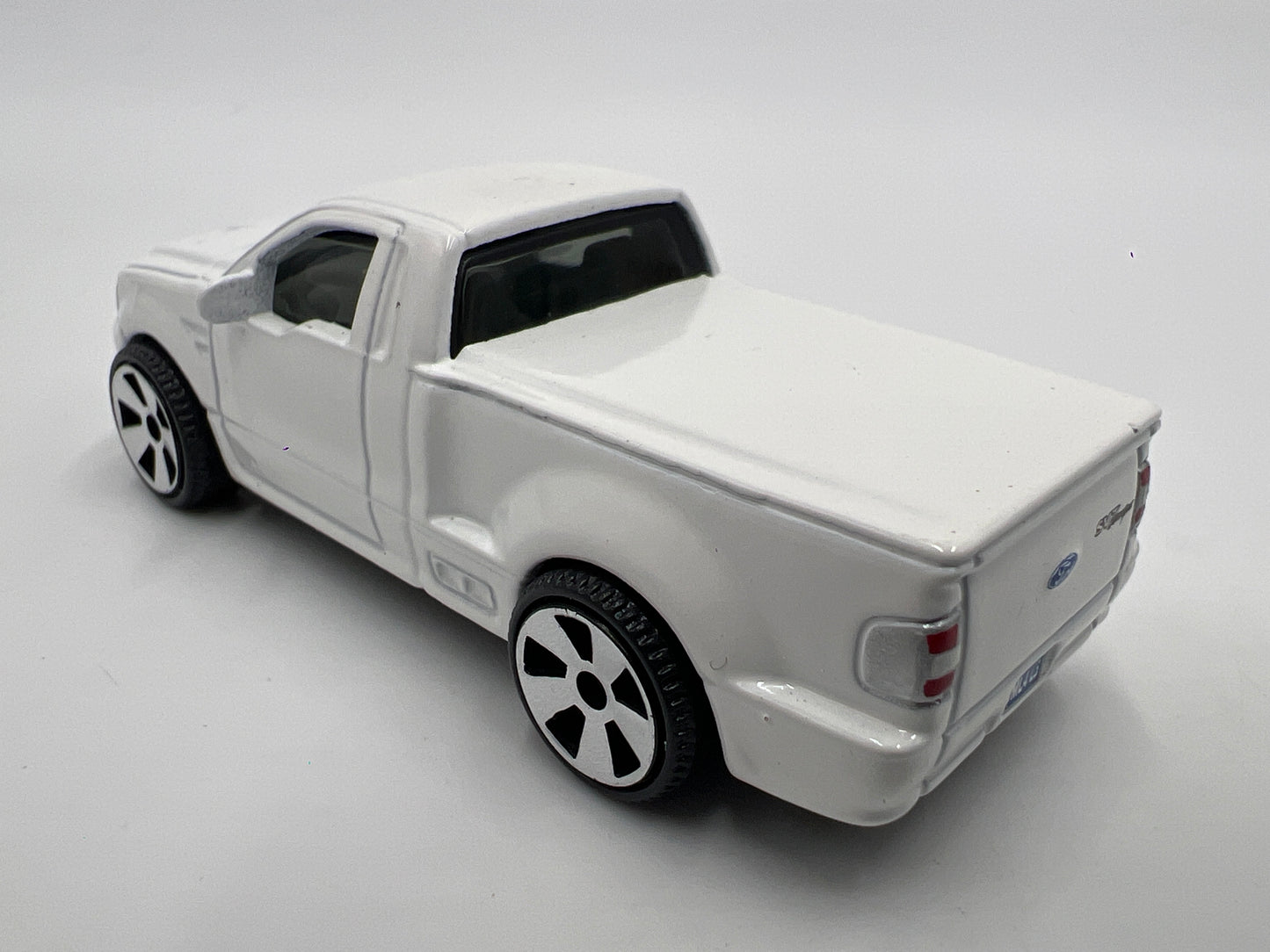 Matchbox 1/64 Superfast #2 Ford SVT Lightning Concept White Loose