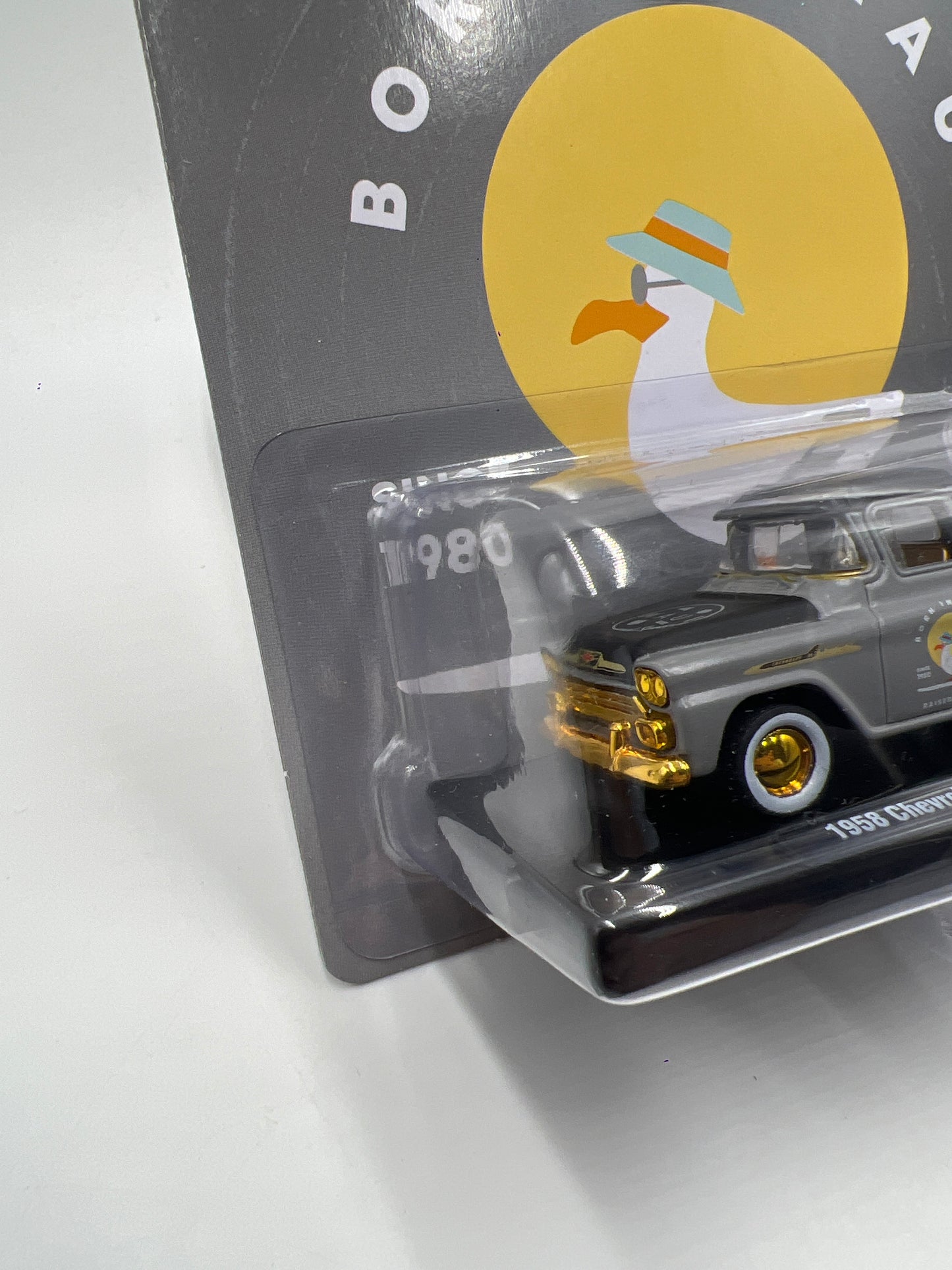 M2 Machines Auto-Drivers CHASE Maui And Sons 1958 Chevrolet Apache Stepside Gray R104