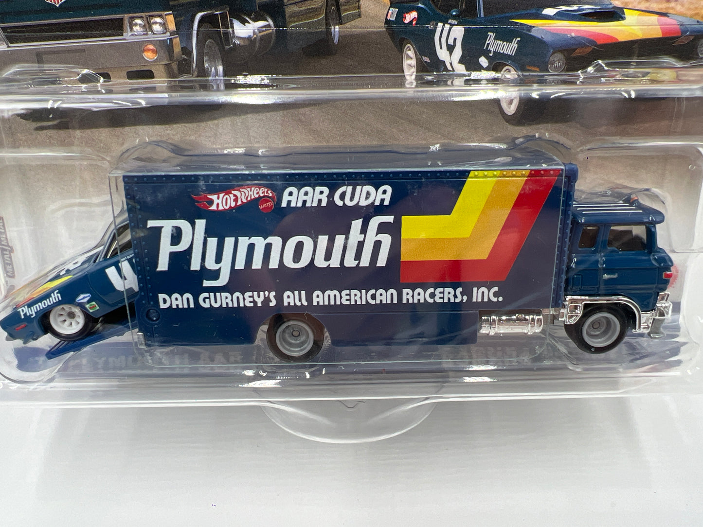 2024 Hot Wheels Team Transport #63 70 Plymouth AAR Cuda / Sakura Sprinter 281E