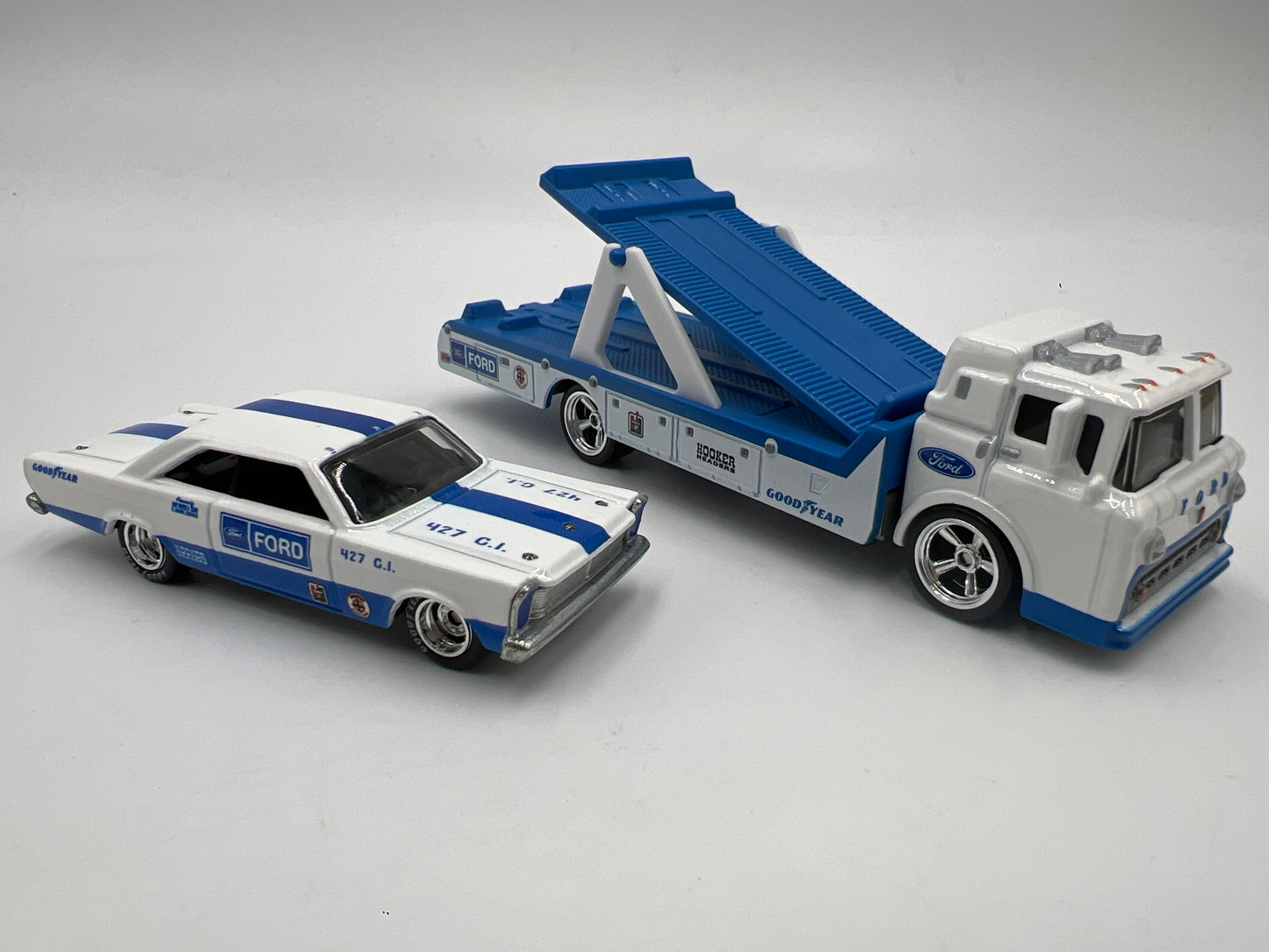 Hot Wheels 1/64 Premium Team Transport #38 65 Ford Galaxie & Ford C-800 Loose