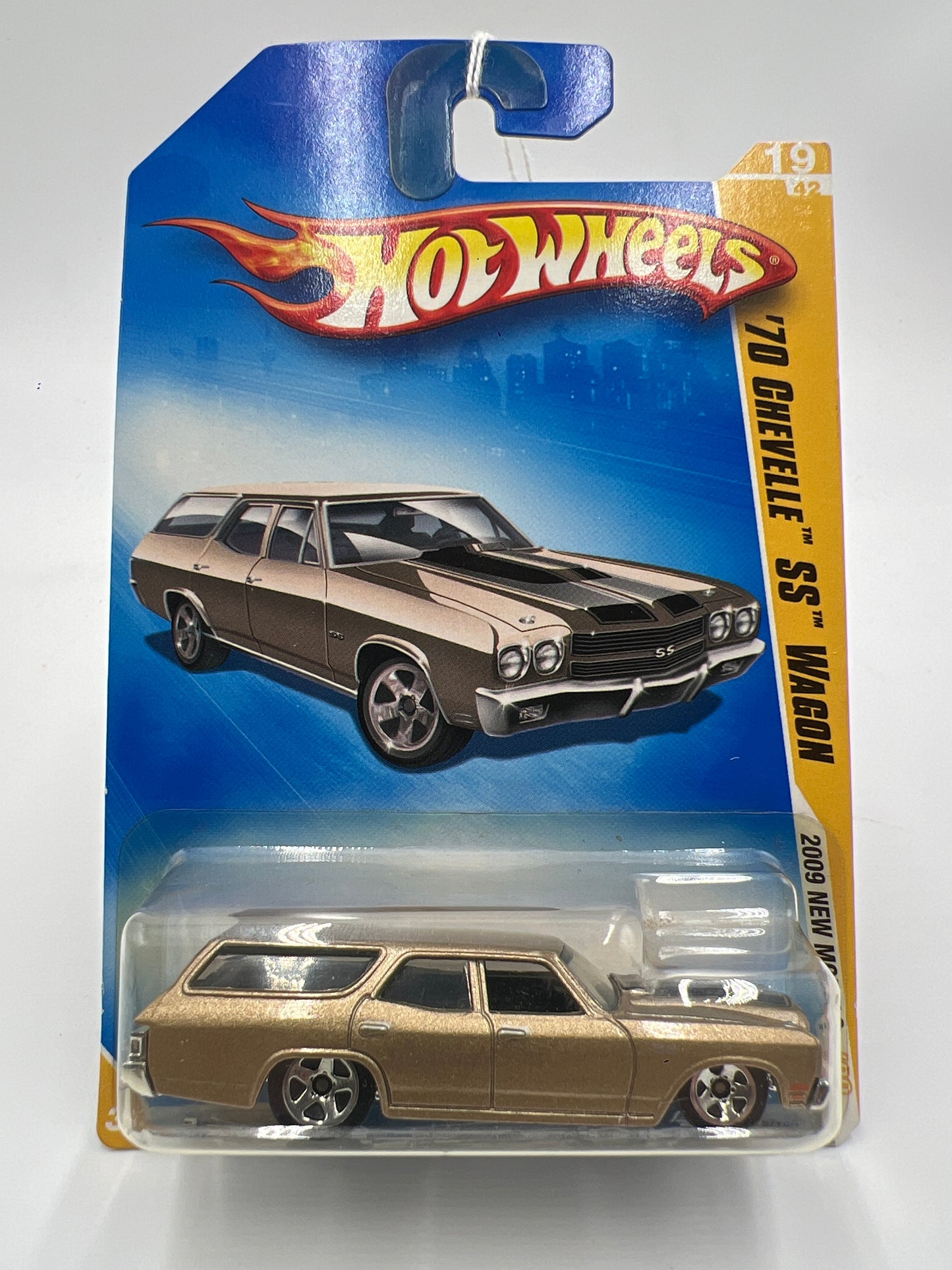 2009 Hot Wheels New Models #19 70 Chevelle SS Wagon Gold 10i